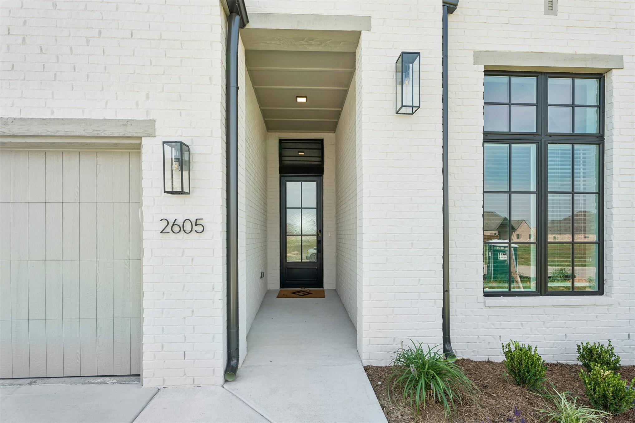2605 W Twin Oaks Street Property Photo 5