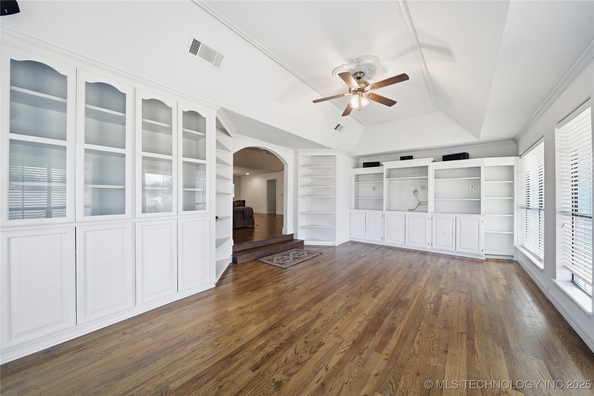 11618 S 74th East Avenue Property Photo 9