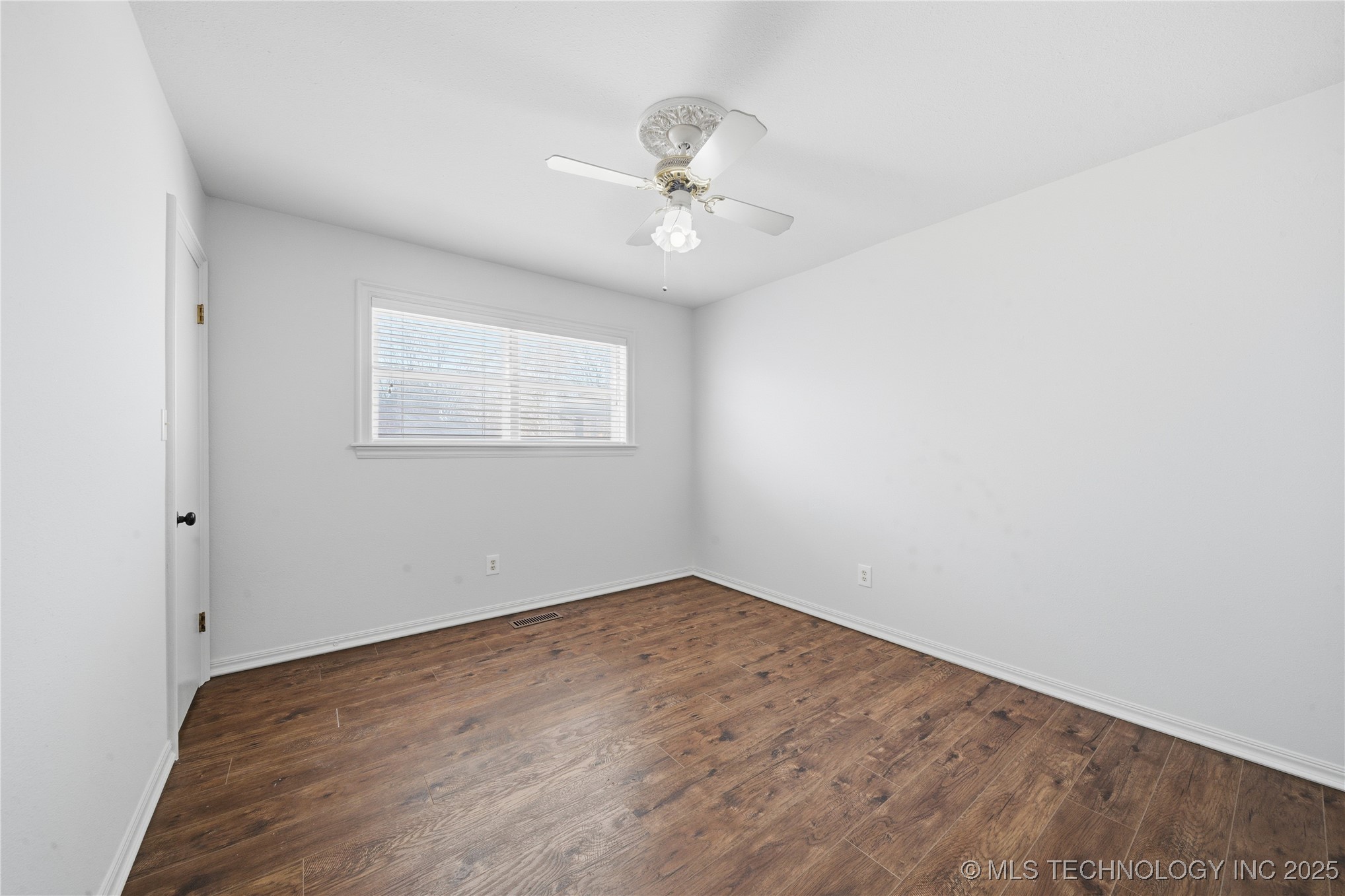 11618 S 74th East Avenue Property Photo 17