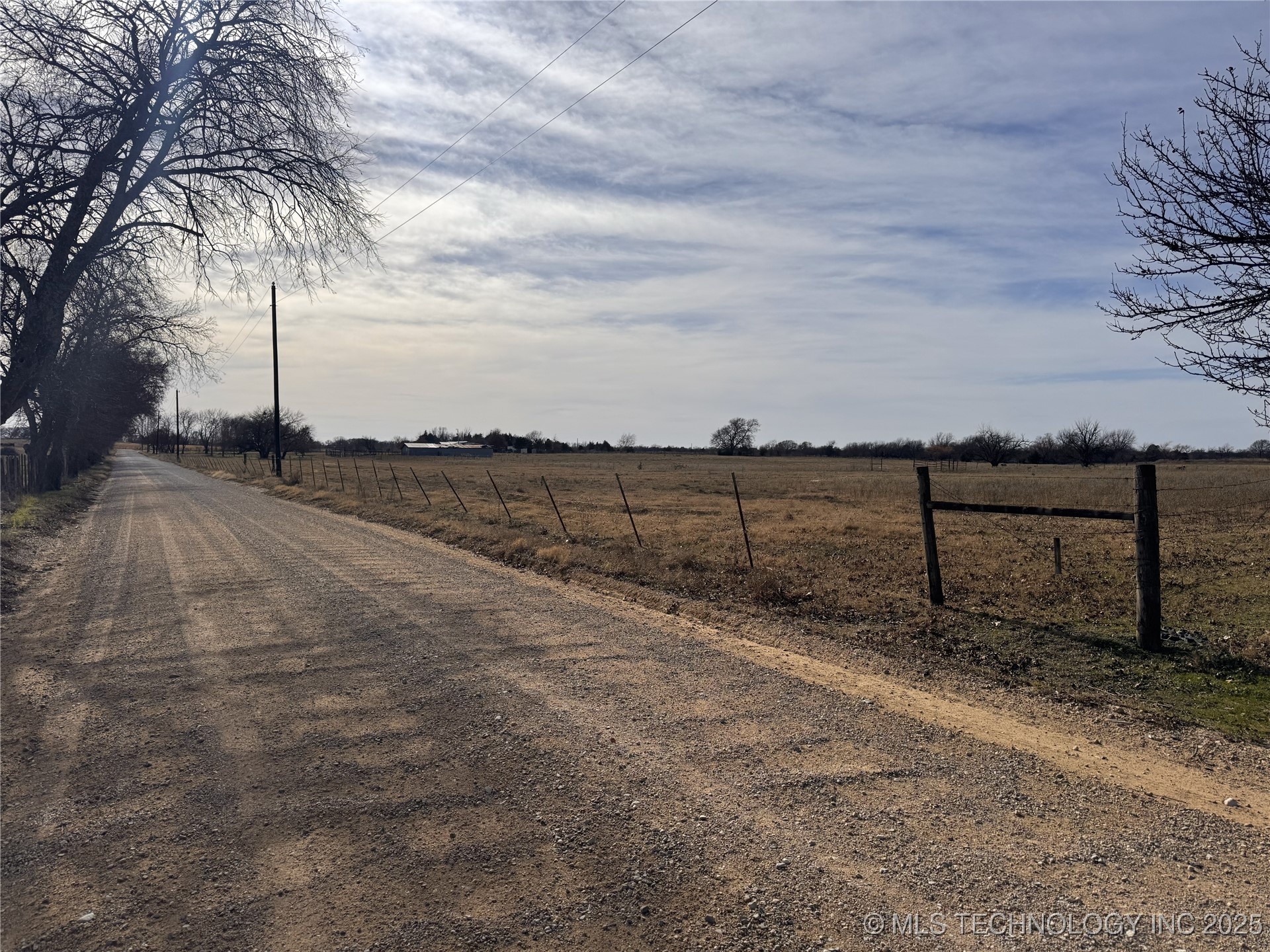 311 Jack Rabbit Road Property Photo 2