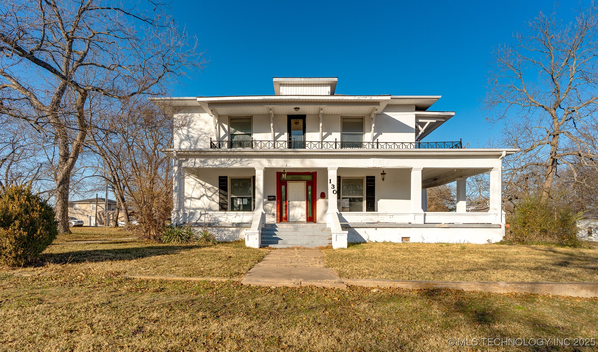 130 E 16th Street Property Photo 1
