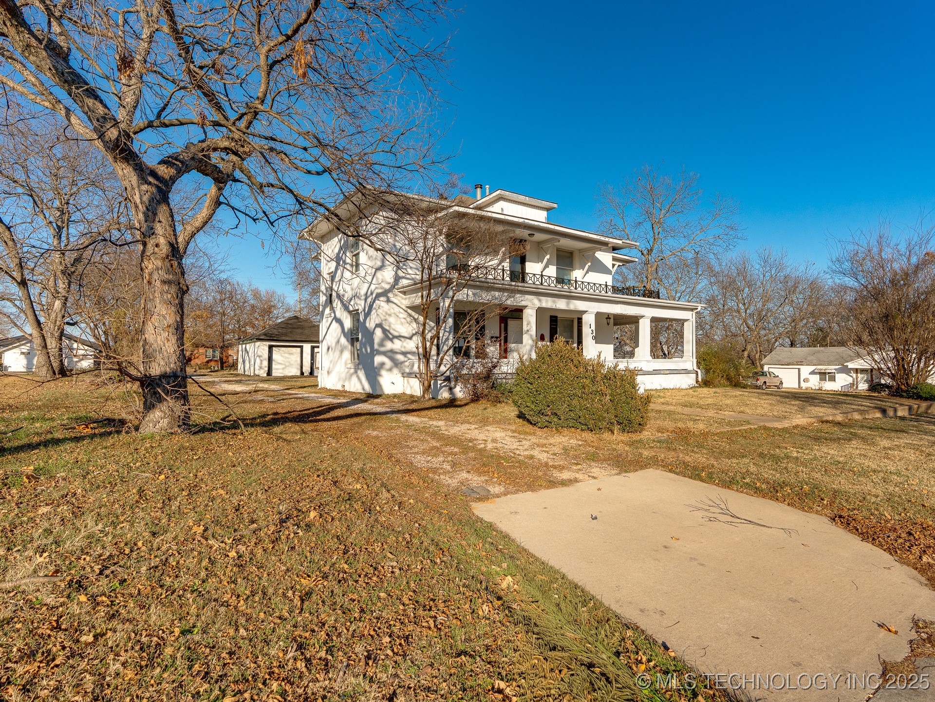 130 E 16th Street Property Photo 2