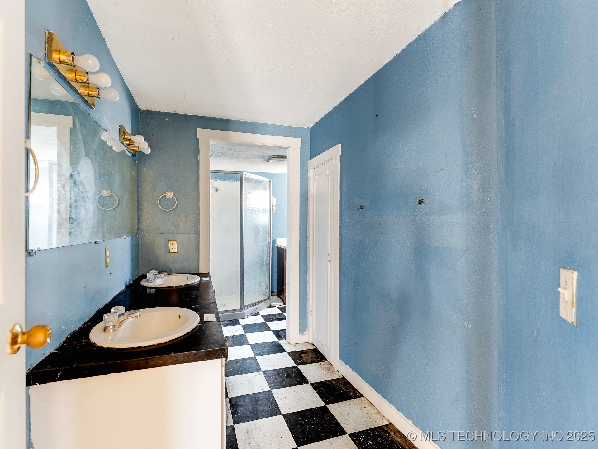 130 E 16th Street Property Photo 16