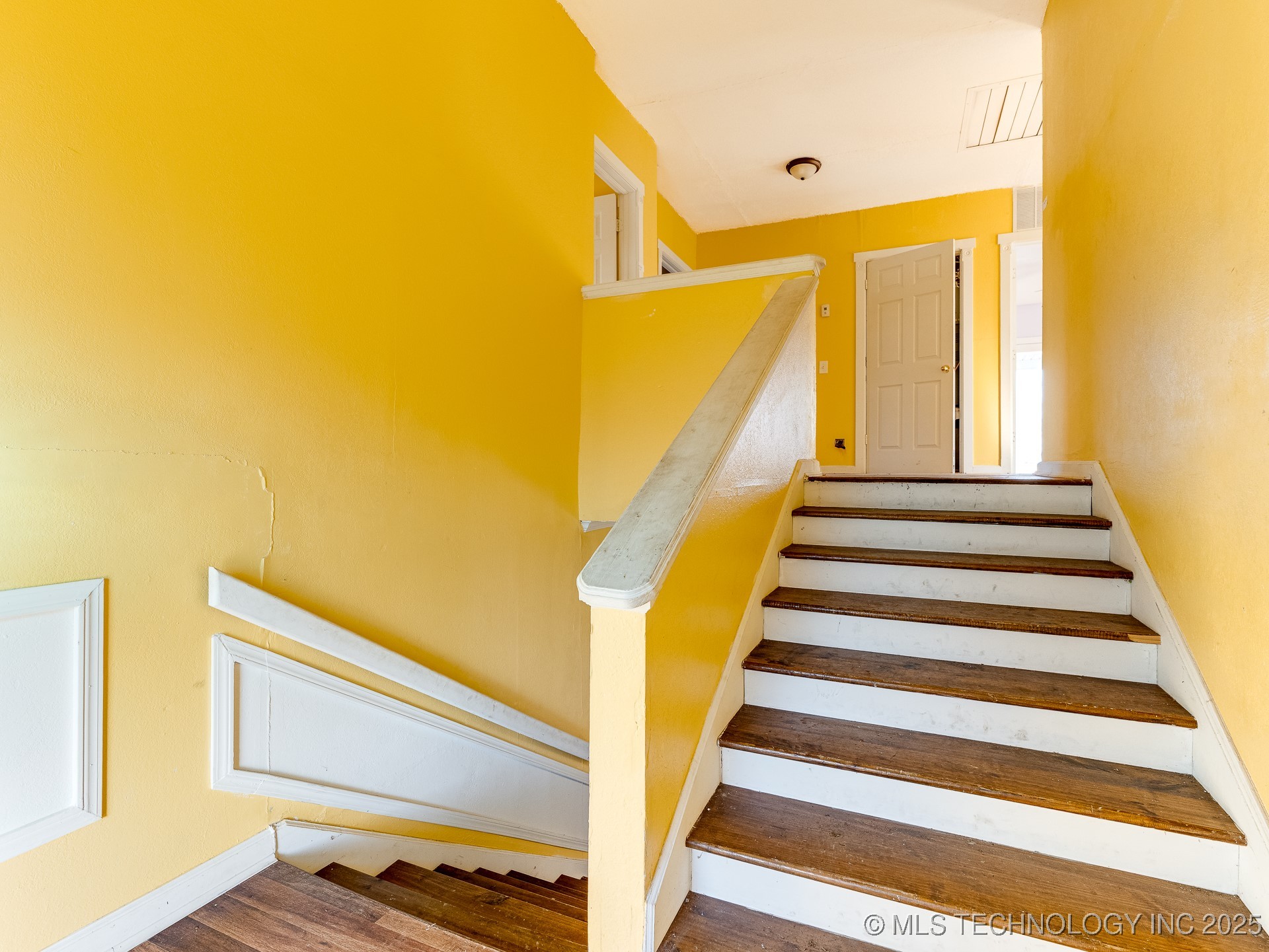 130 E 16th Street Property Photo 18