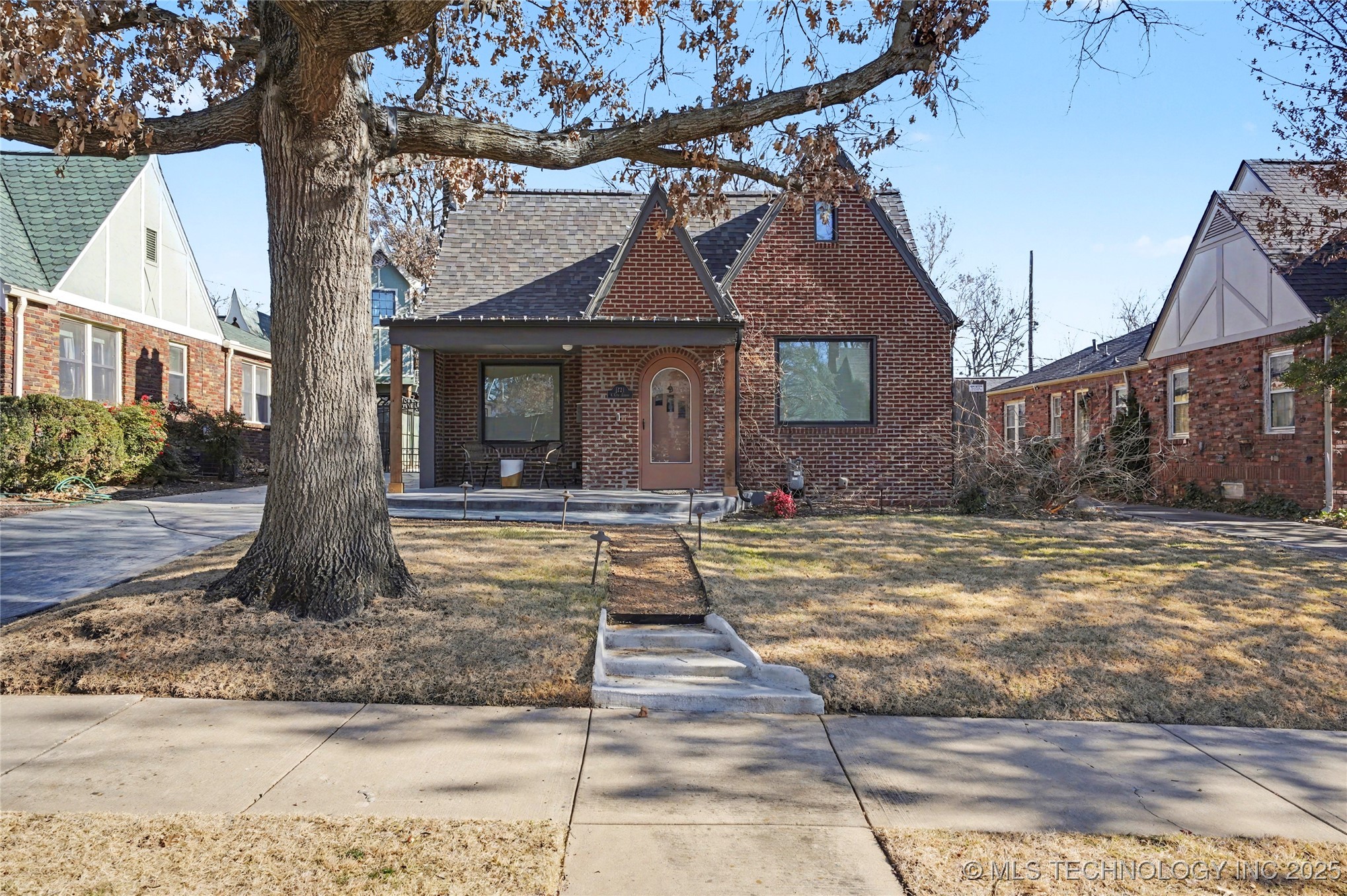 1731 S Gary Avenue Property Photo 1