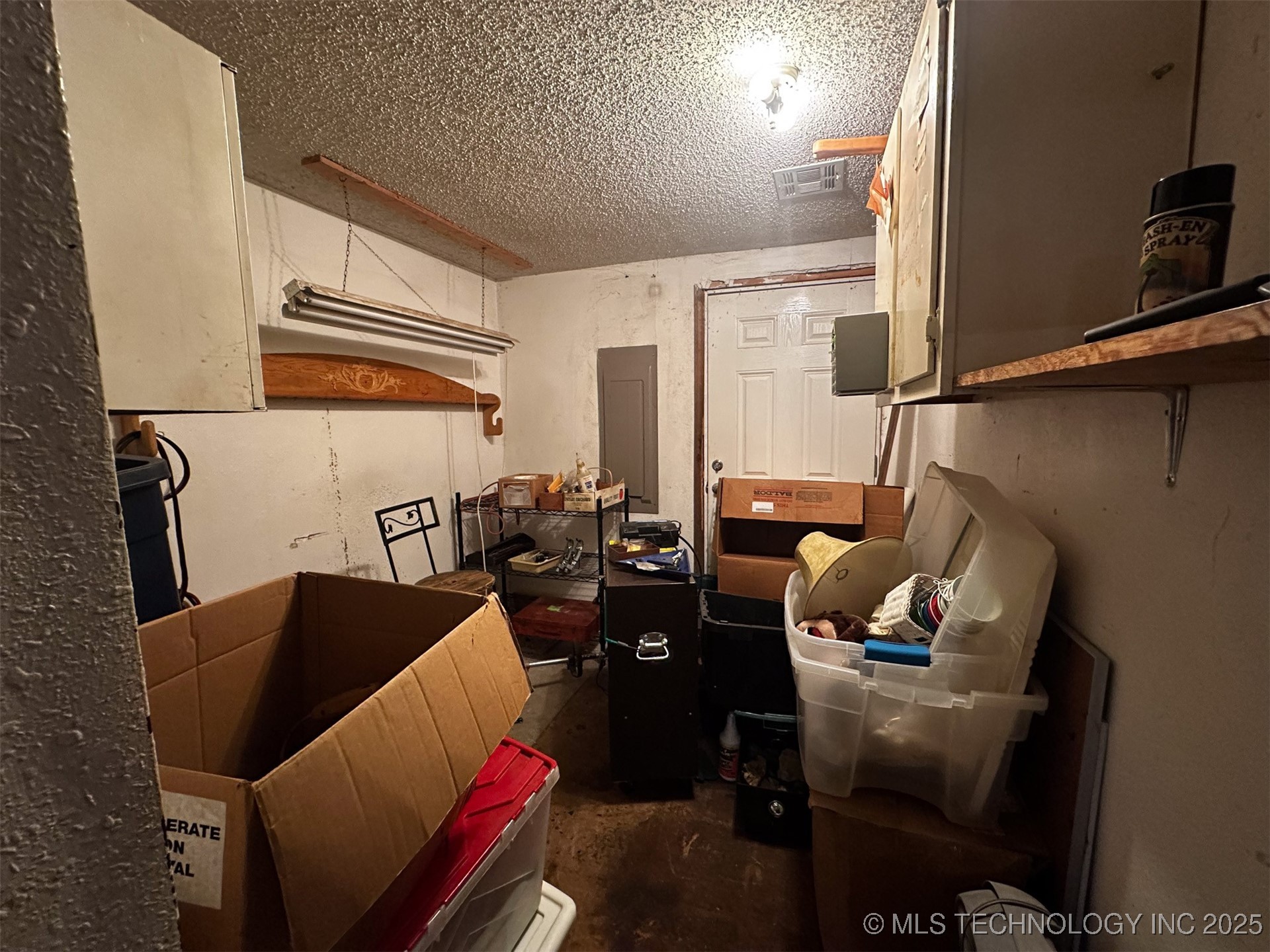 1917 N York Property Photo 19