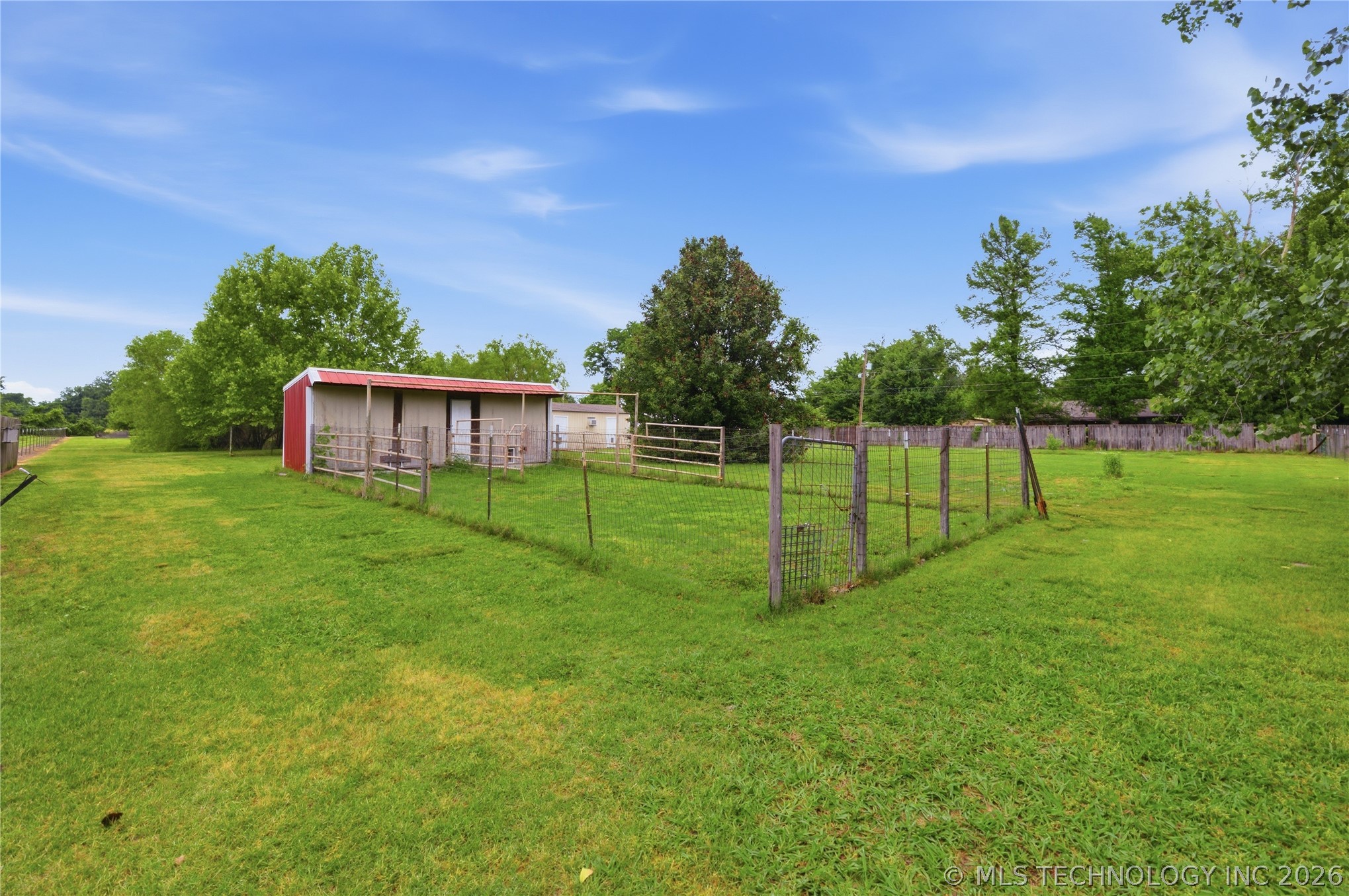 120 S Madison Avenue Property Photo 31