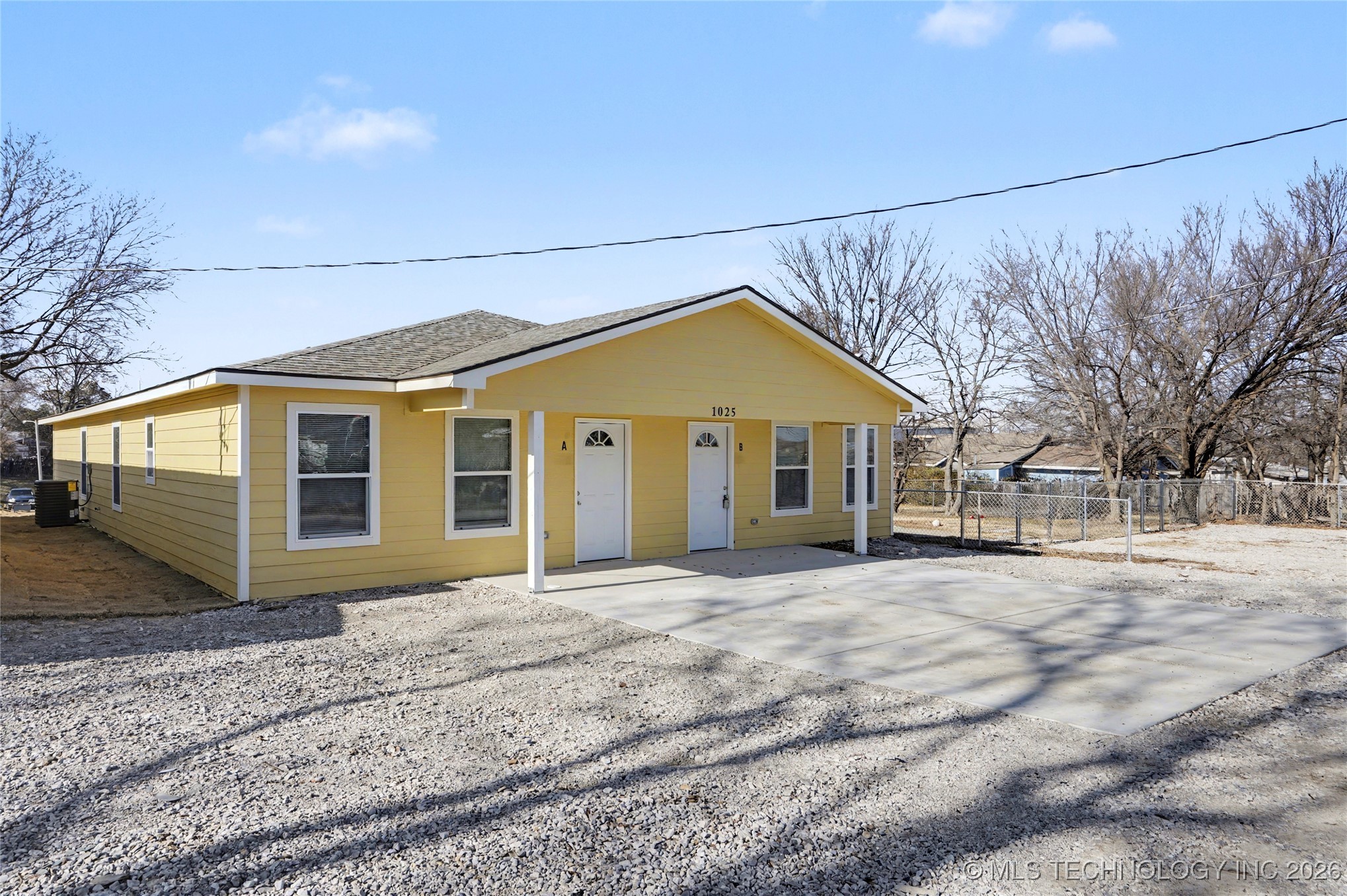1025 N Quincy Avenue Property Photo 3
