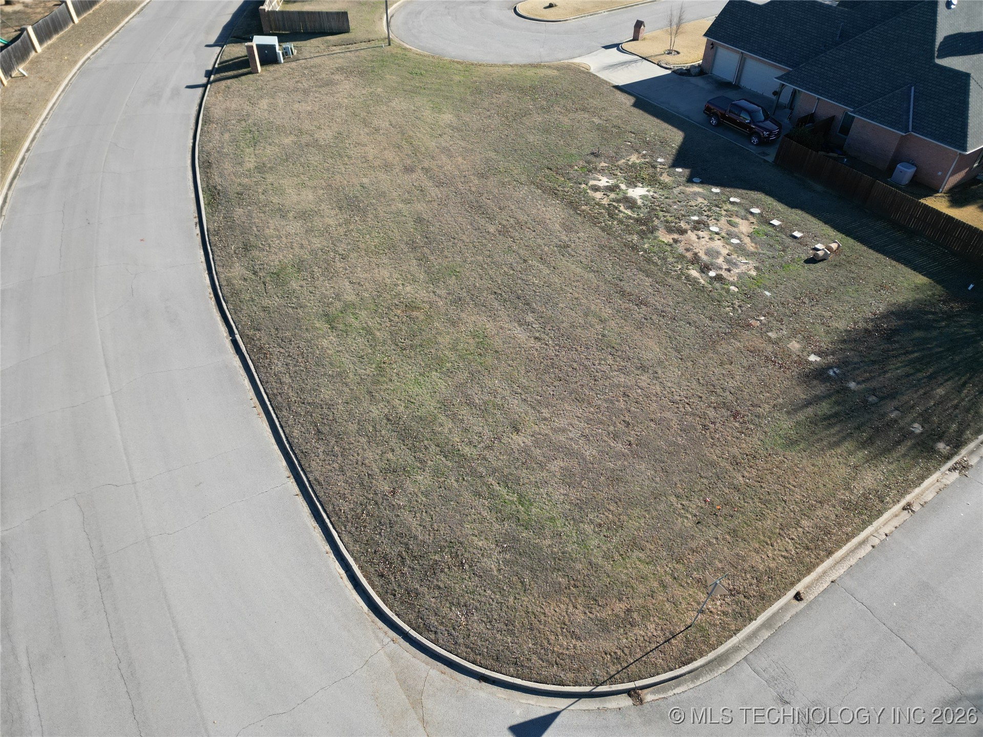 925 Dornick Drive Property Photo 3