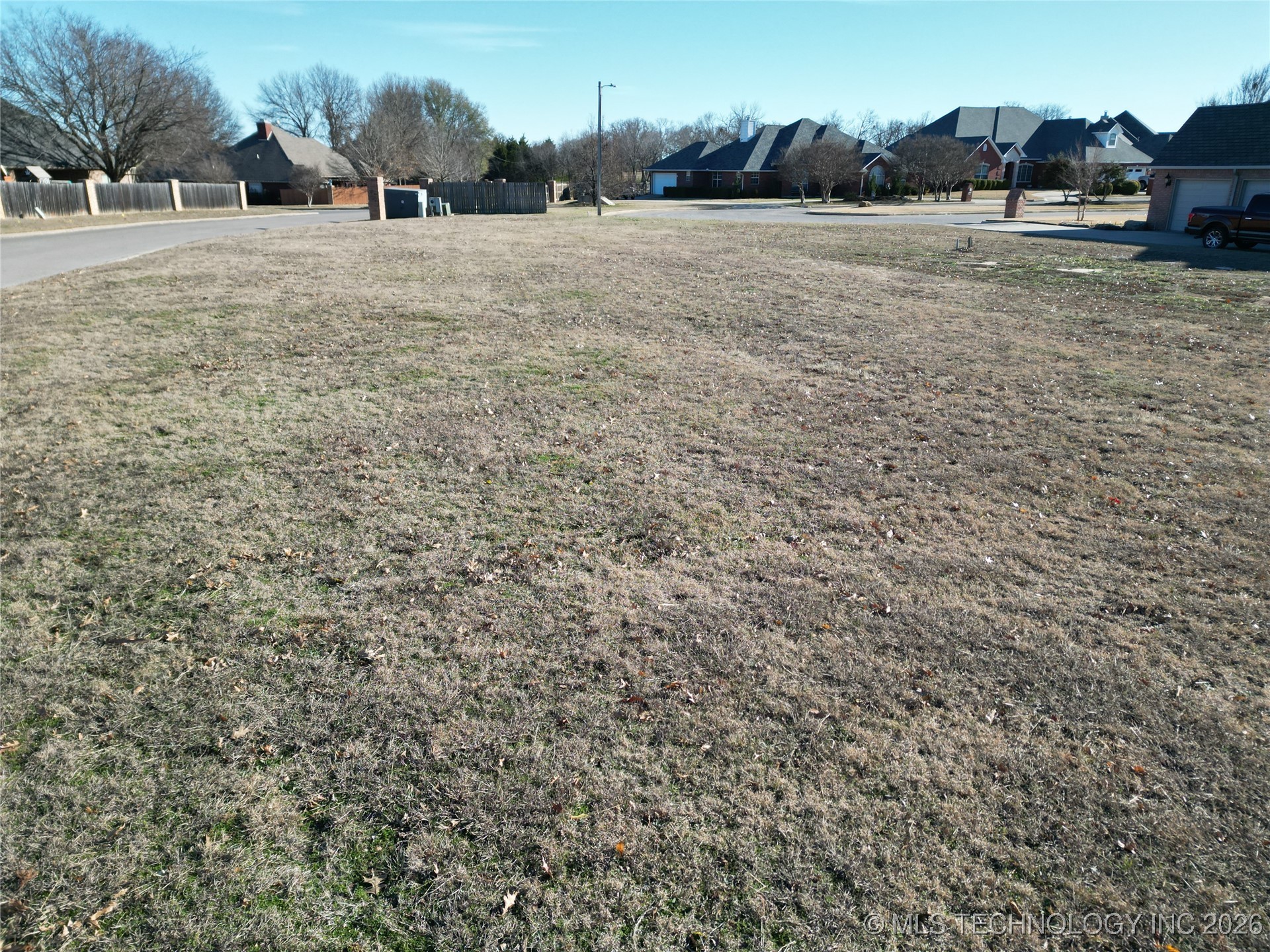 925 Dornick Drive Property Photo 8