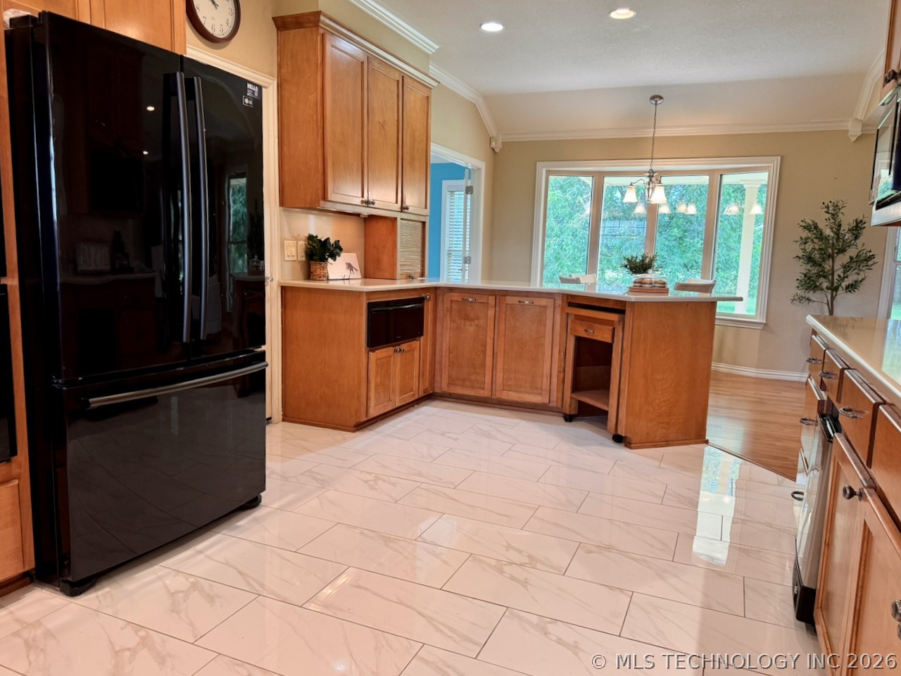 575 Majestic Hills Property Photo 13