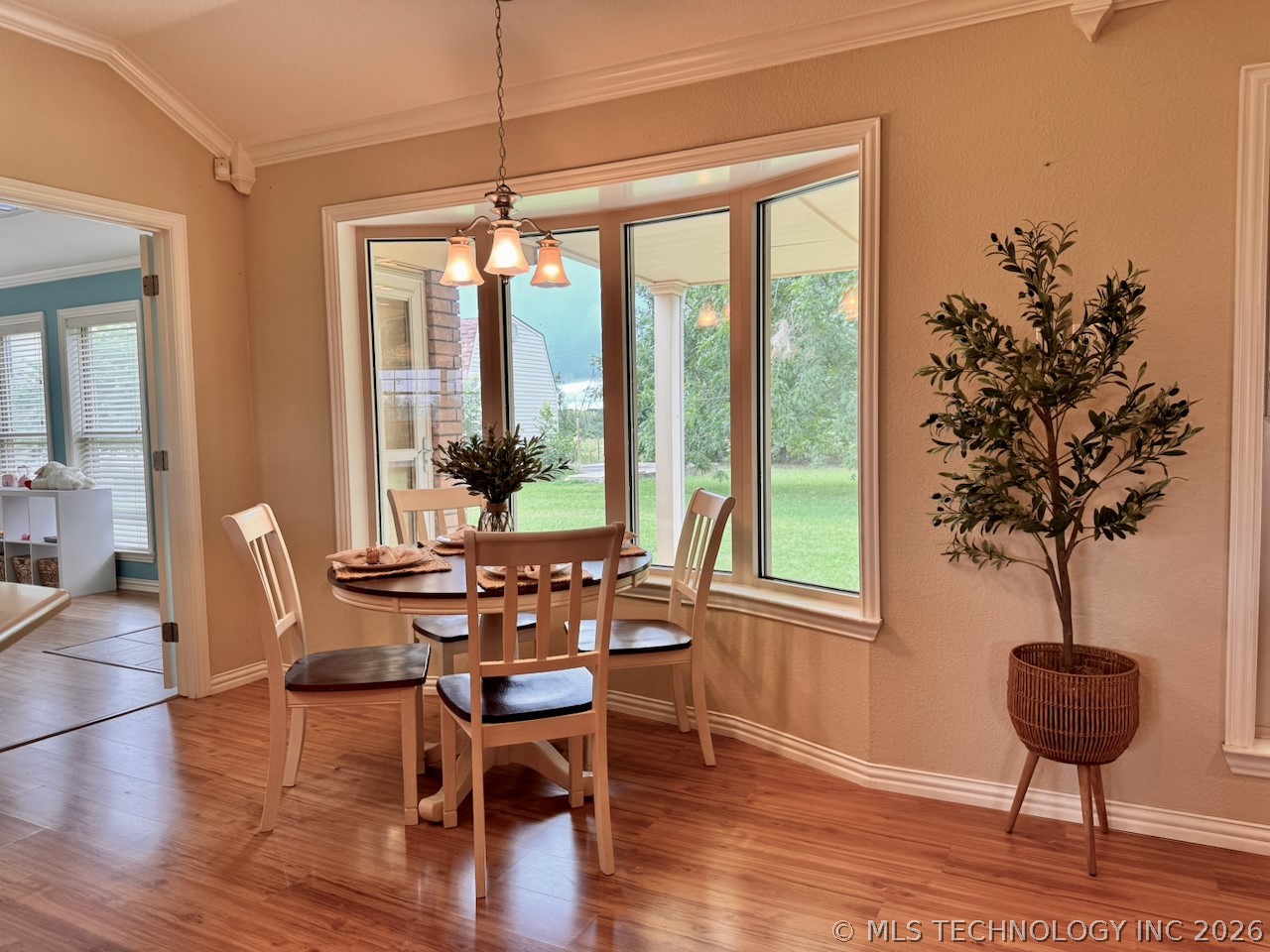 575 Majestic Hills Property Photo 14