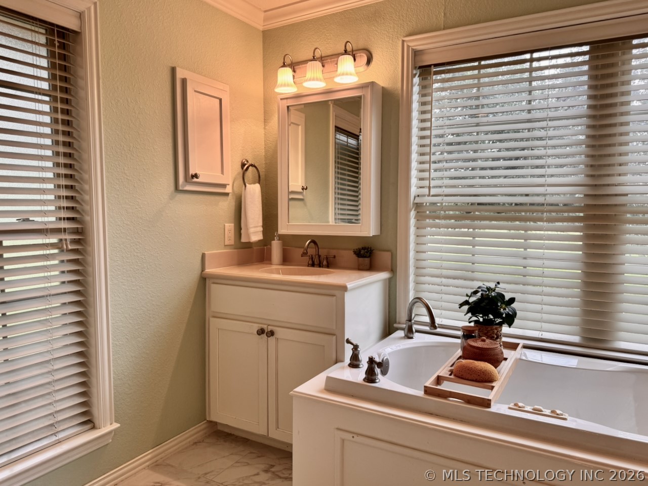 575 Majestic Hills Property Photo 19