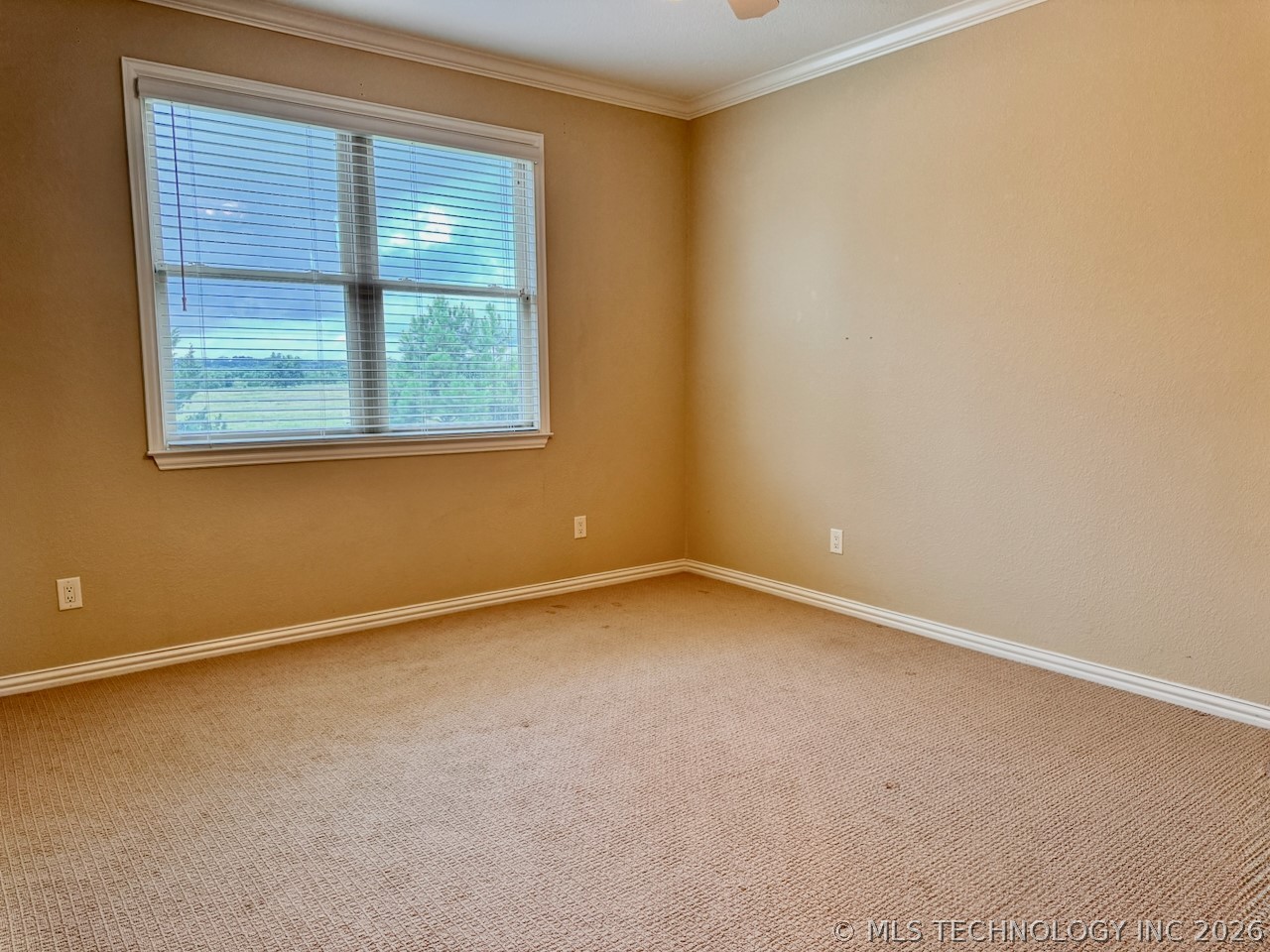 575 Majestic Hills Property Photo 28