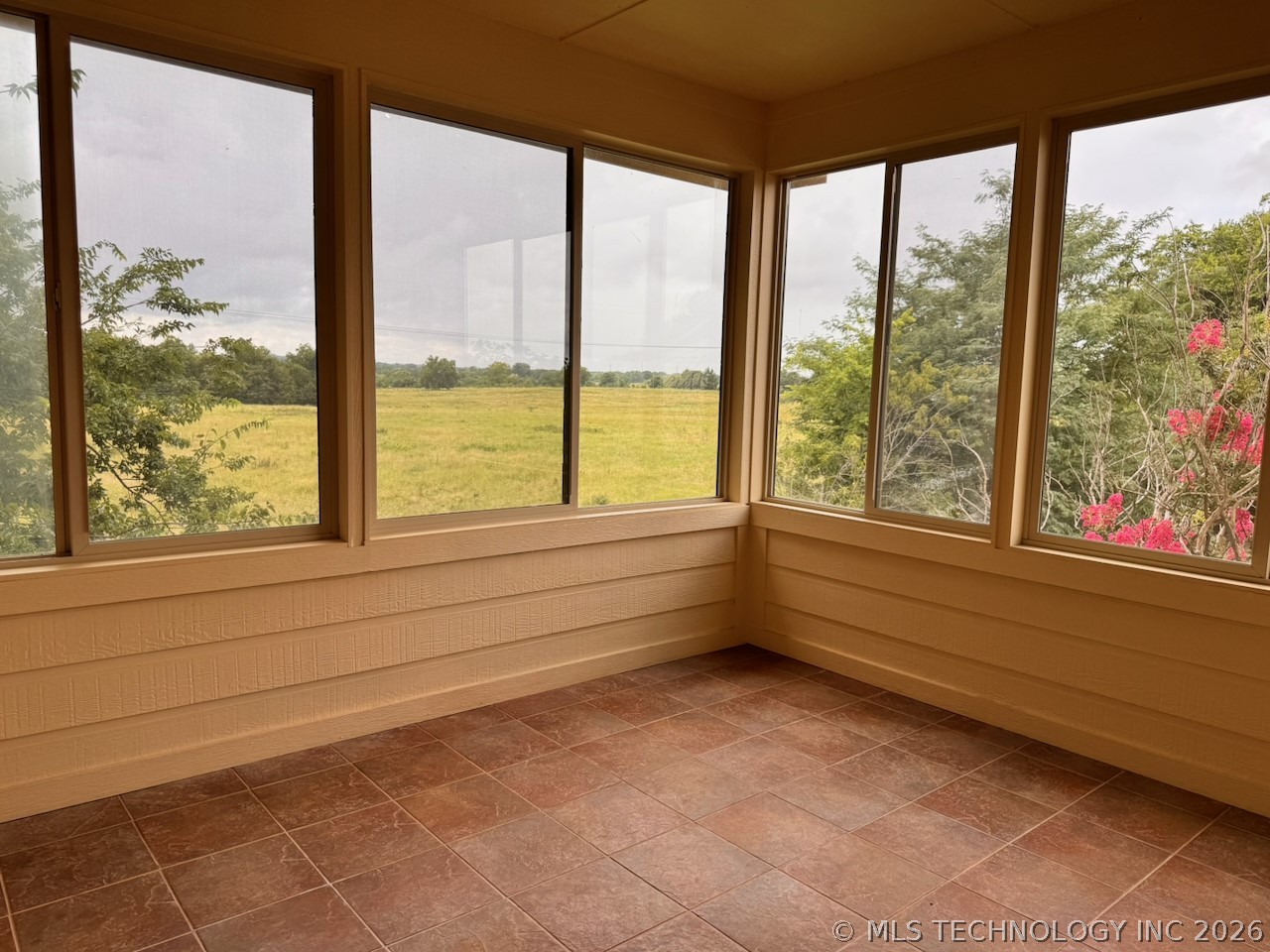 575 Majestic Hills Property Photo 36