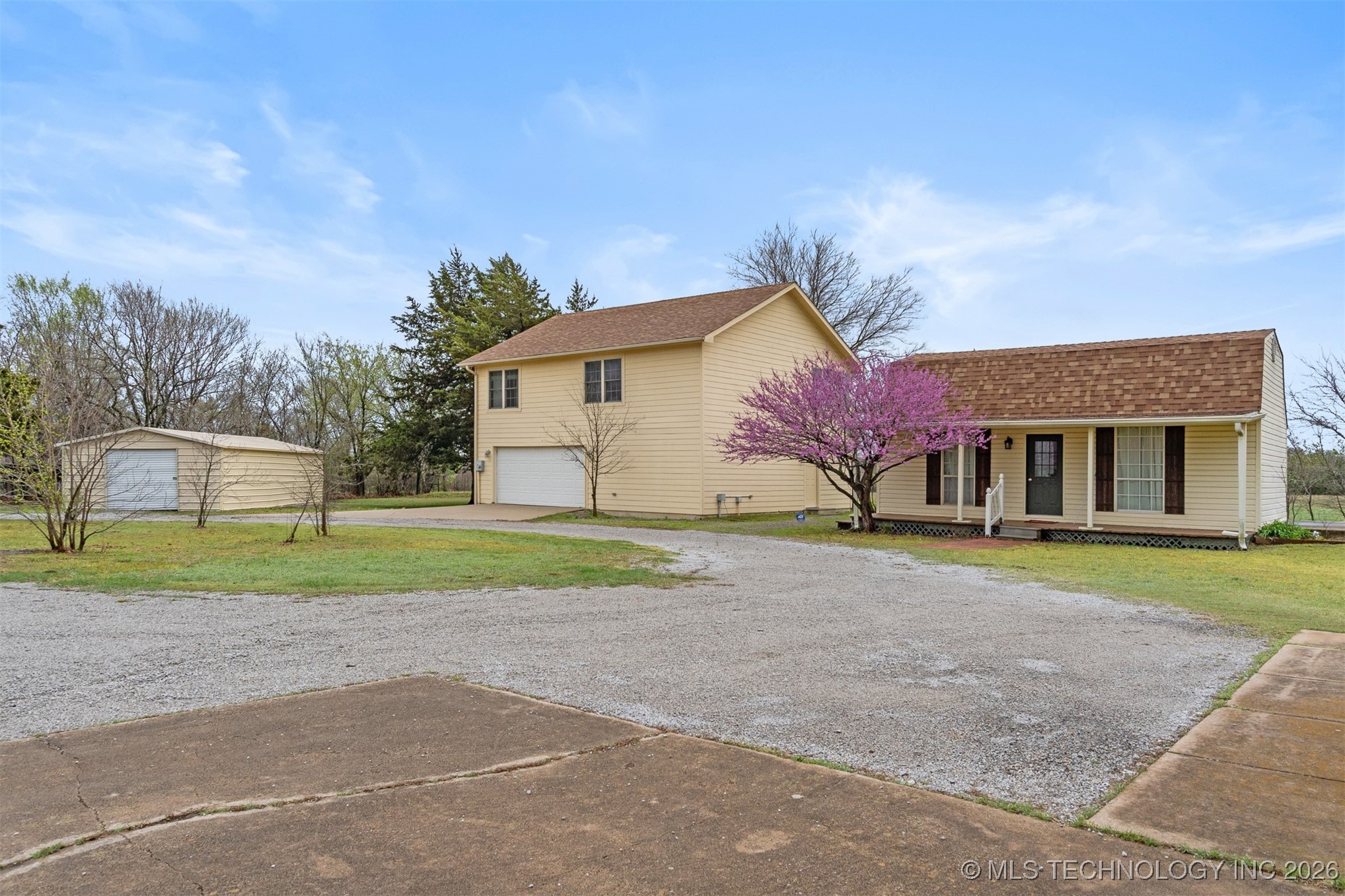 575 Majestic Hills Property Photo 38