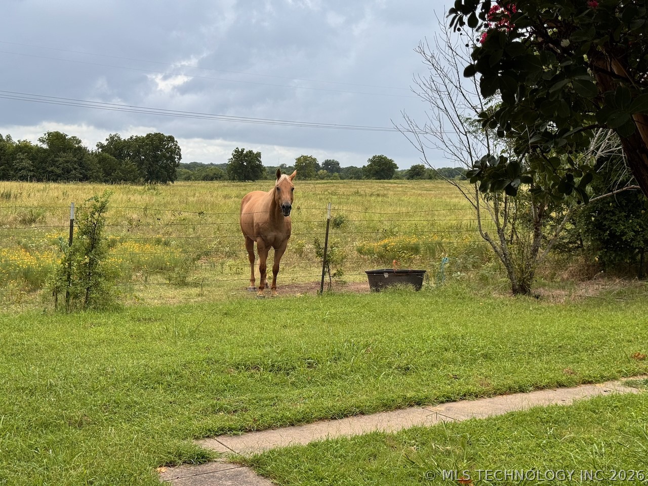 575 Majestic Hills Property Photo 45