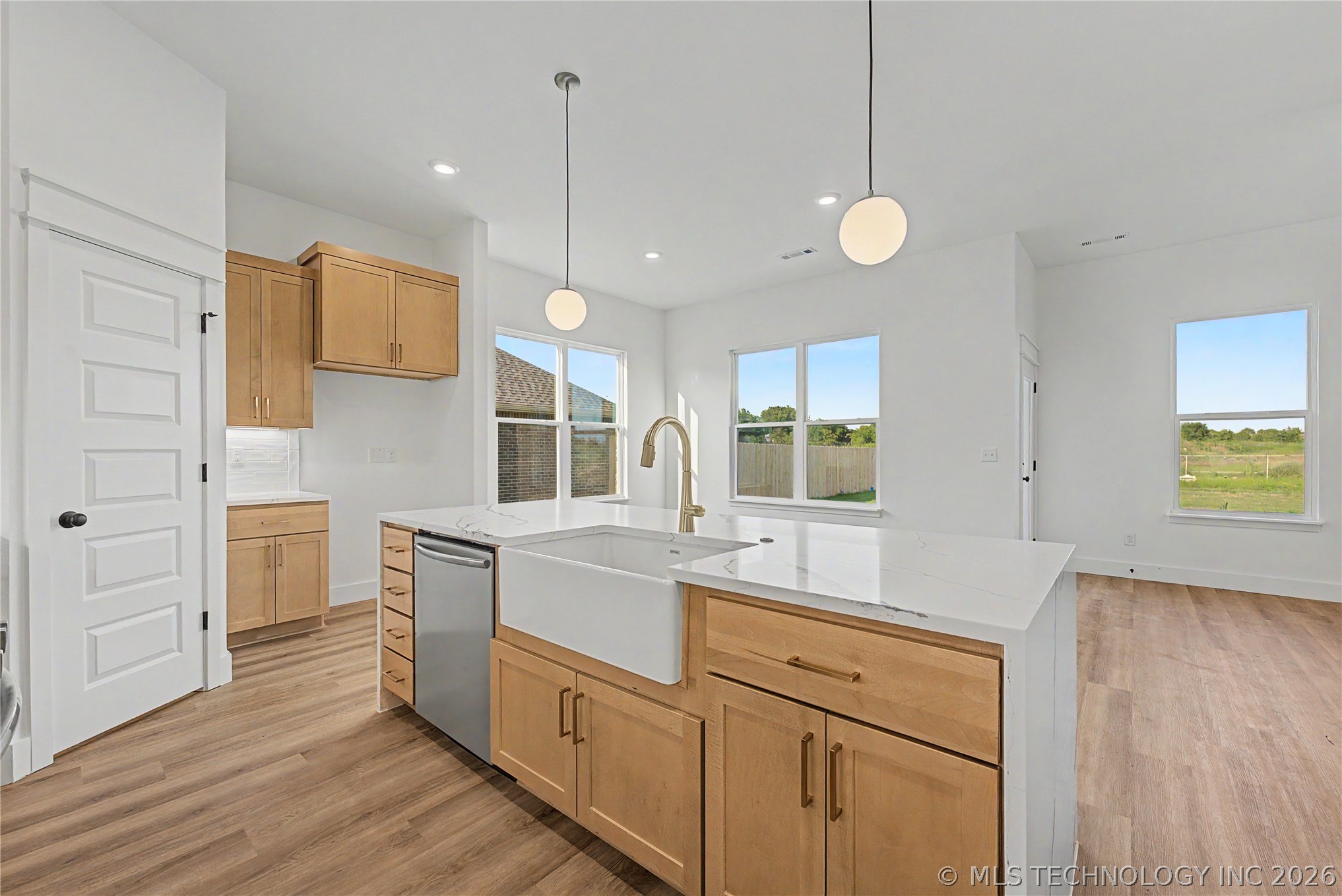 6113 N 30th Street Property Photo 9