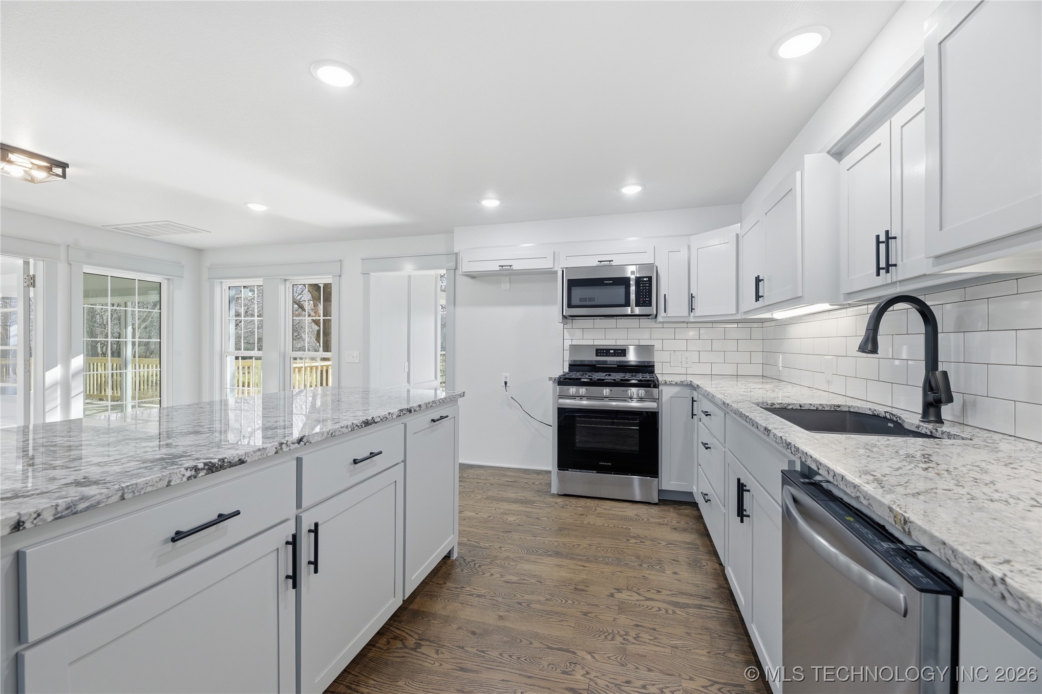 2850 Park Street Property Photo 10