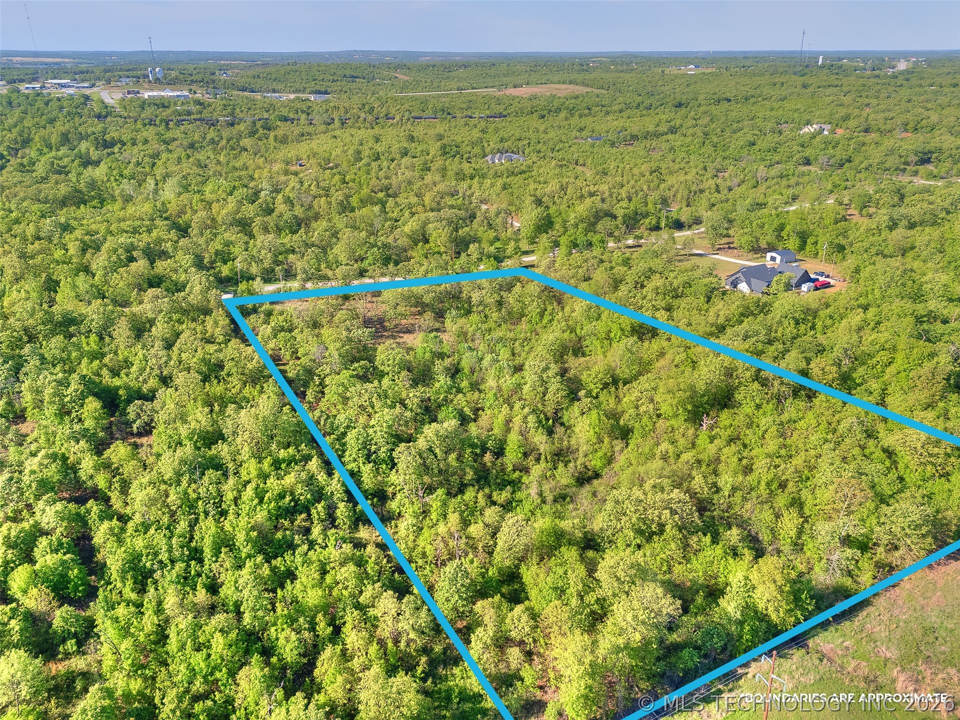 Forest Drive Property Photo 8