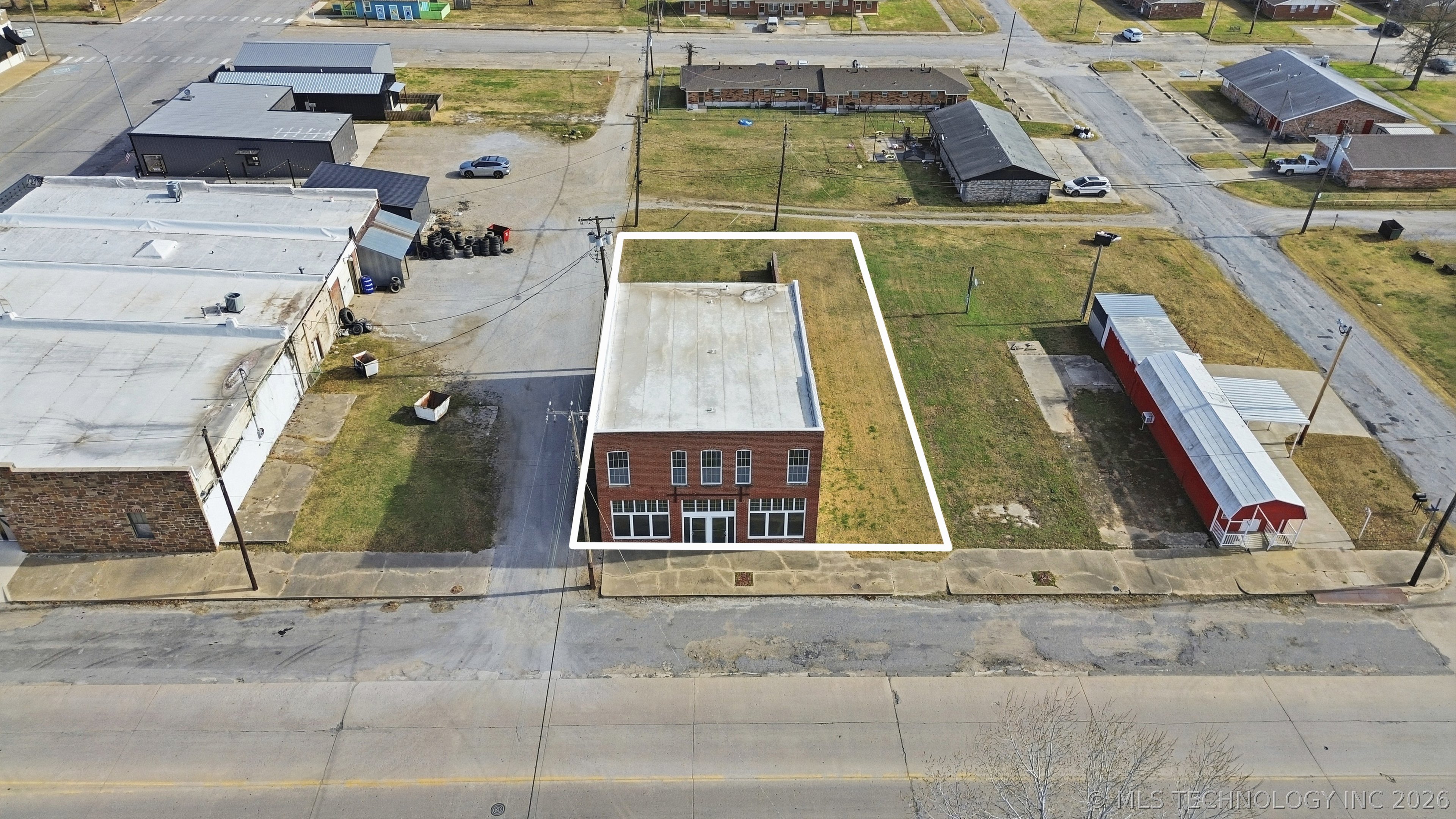 210 N Broadway Street Property Photo 4