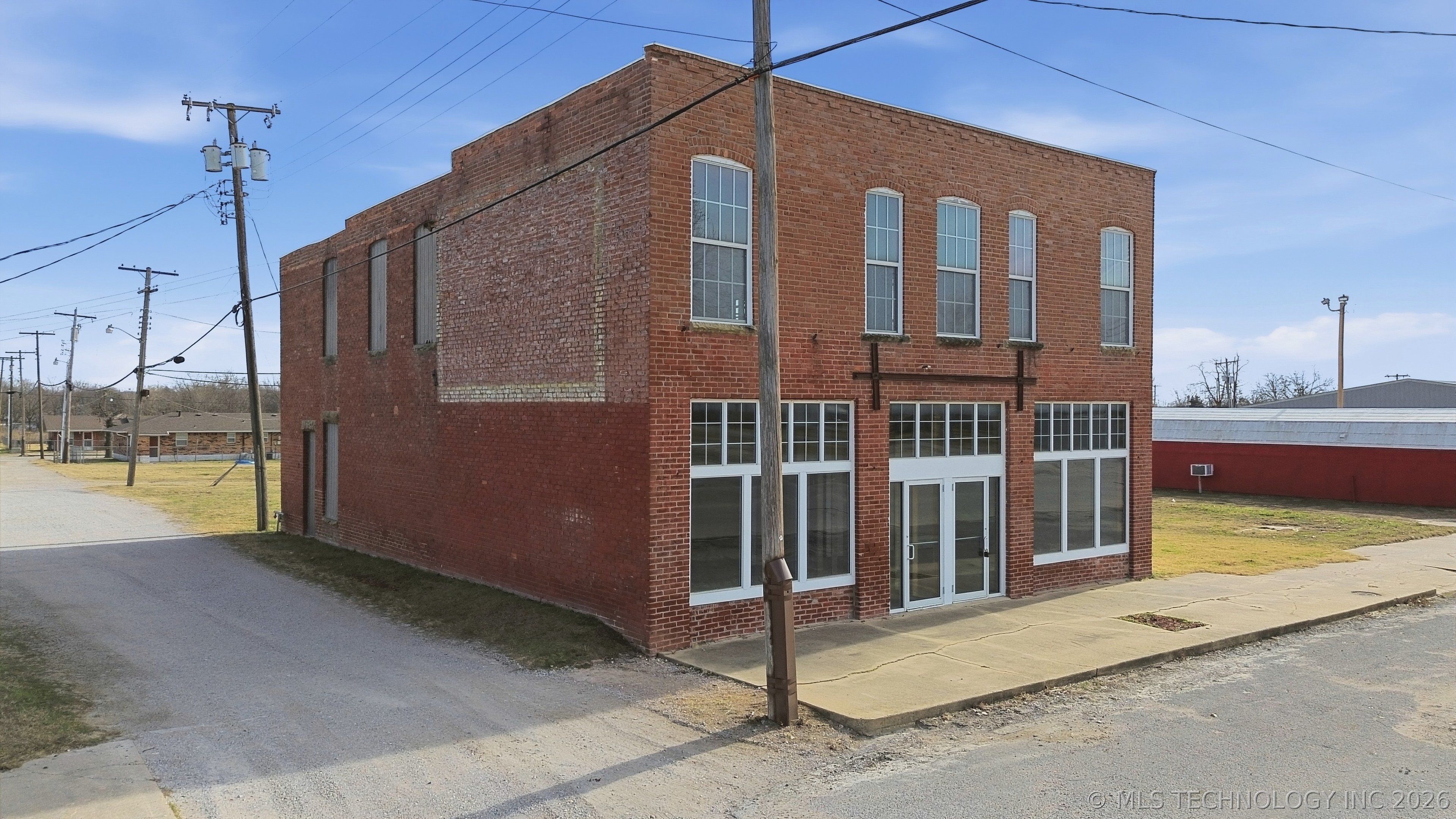 210 N Broadway Street Property Photo 6