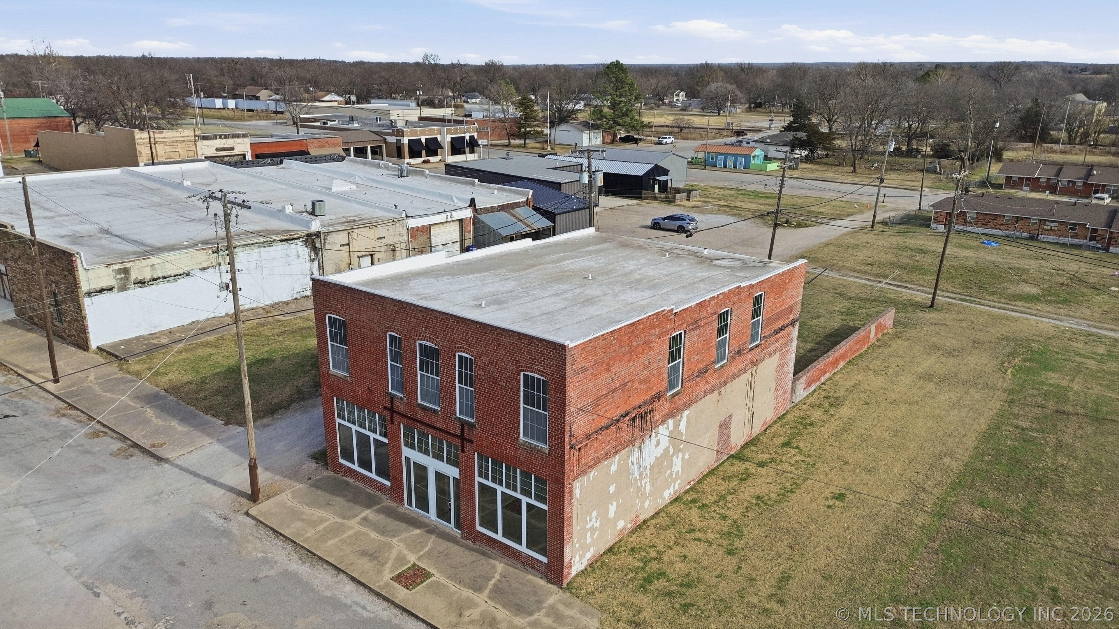 210 N Broadway Street Property Photo 7