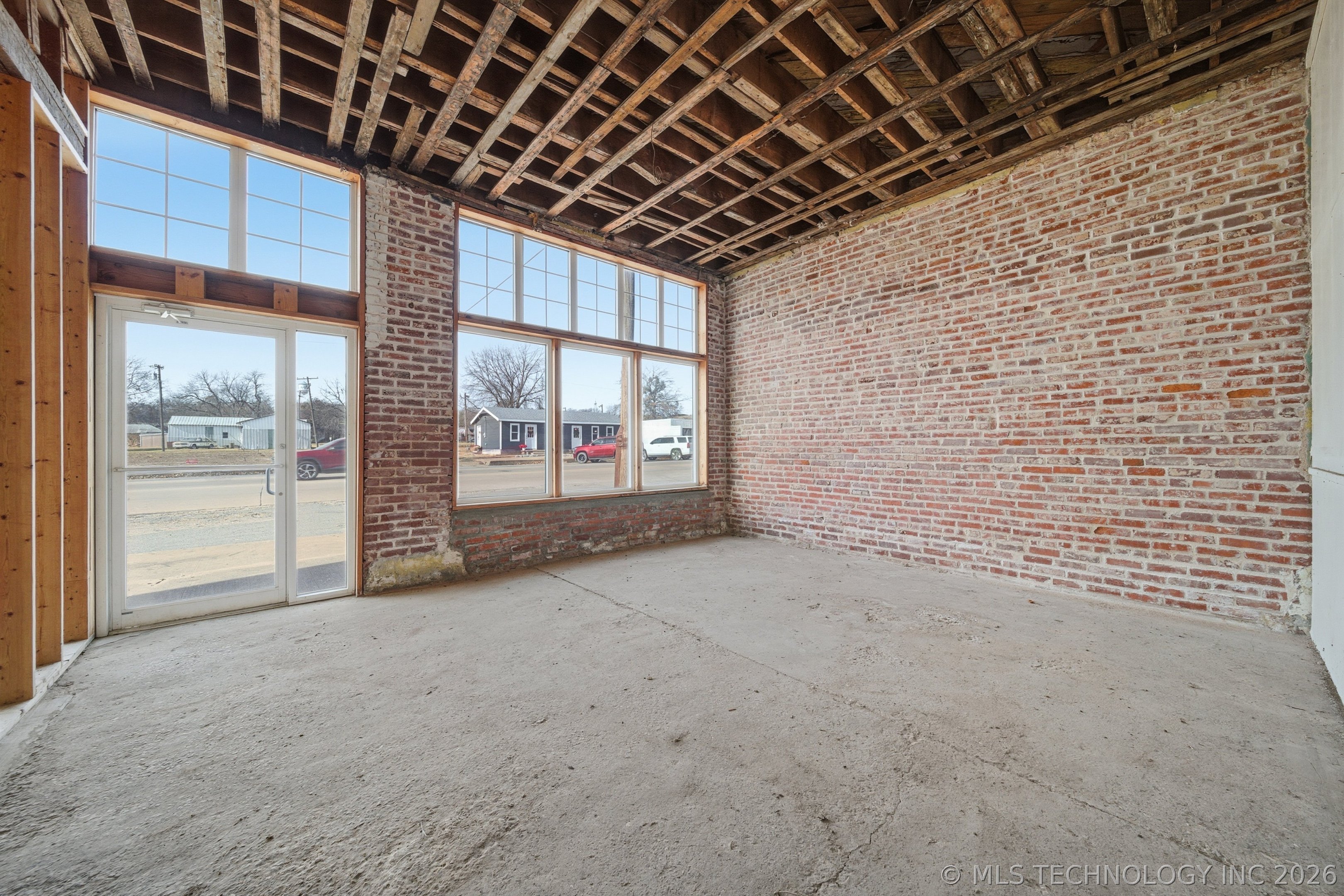 210 N Broadway Street Property Photo 10