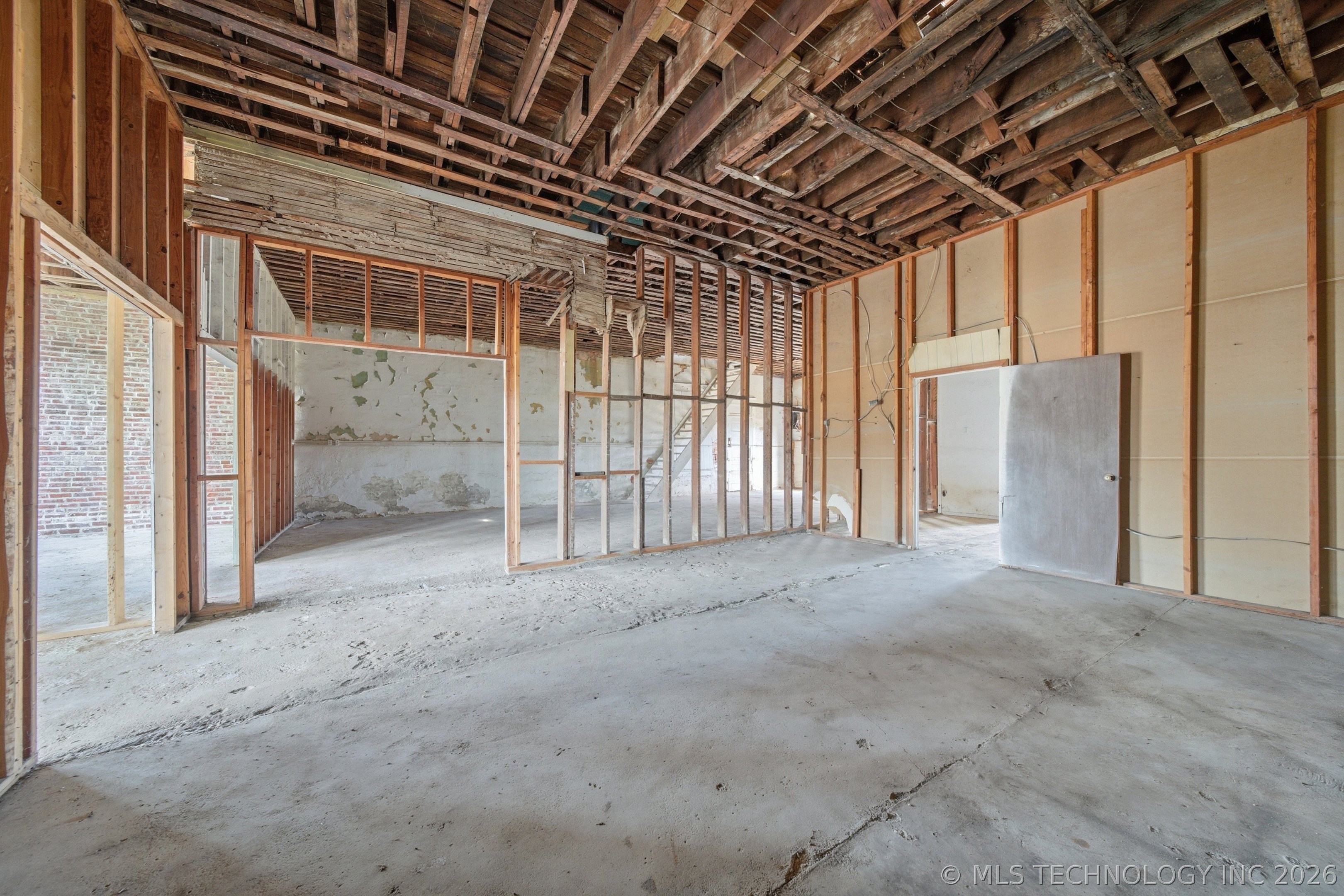 210 N Broadway Street Property Photo 12