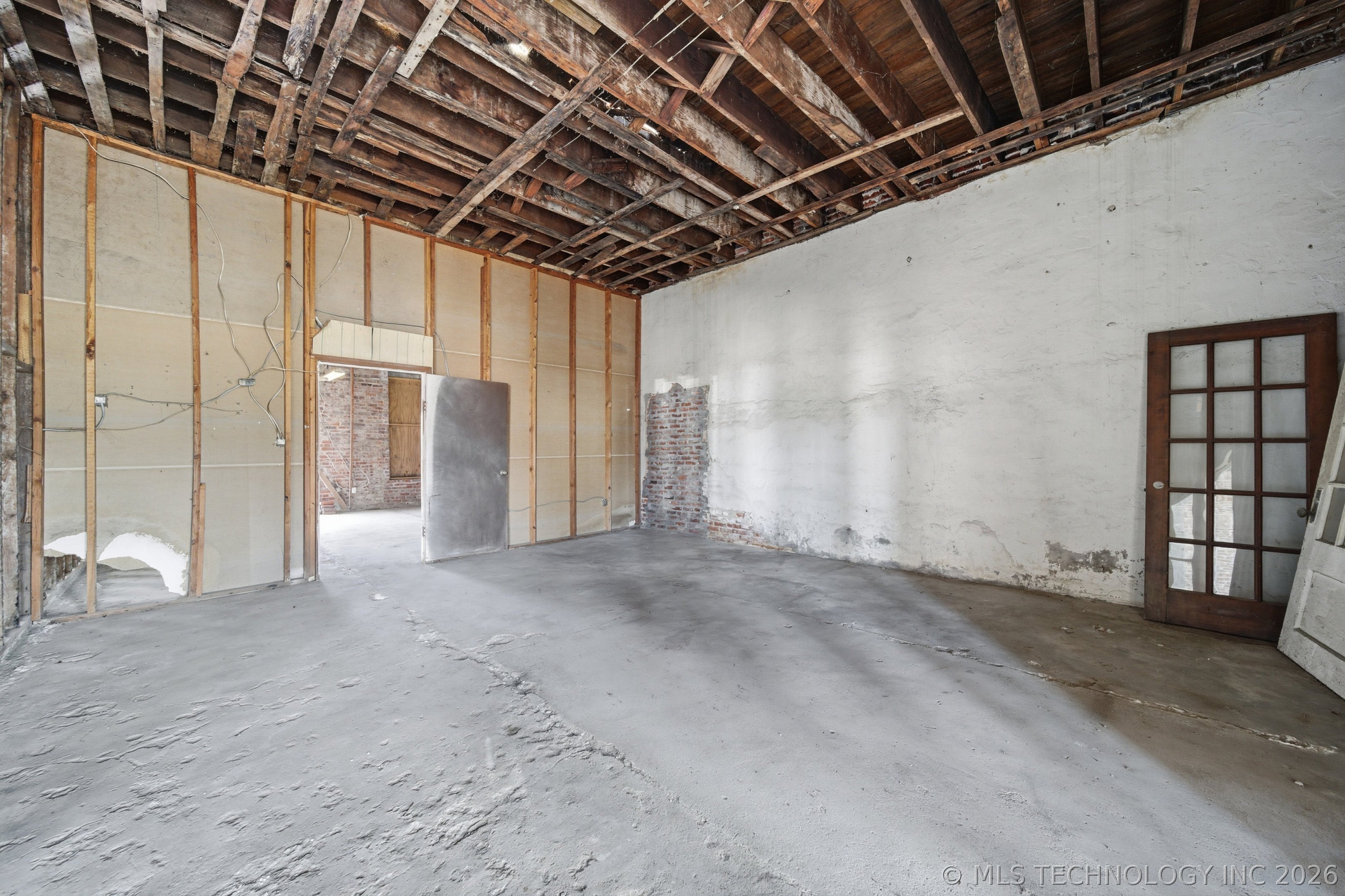 210 N Broadway Street Property Photo 14
