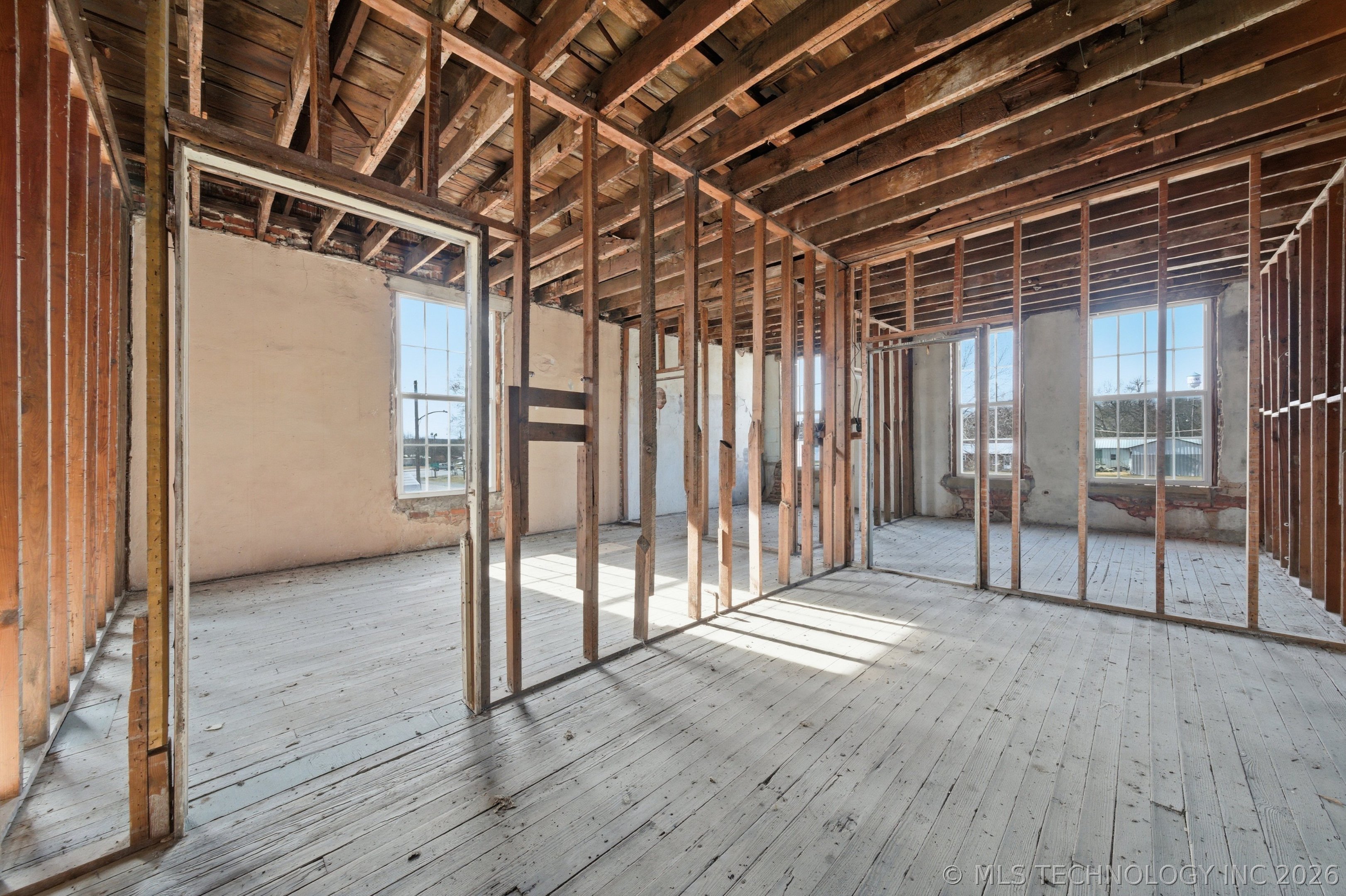 210 N Broadway Street Property Photo 18