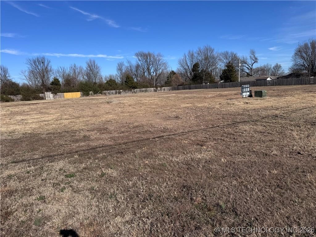 E Kenwood Property Photo 3