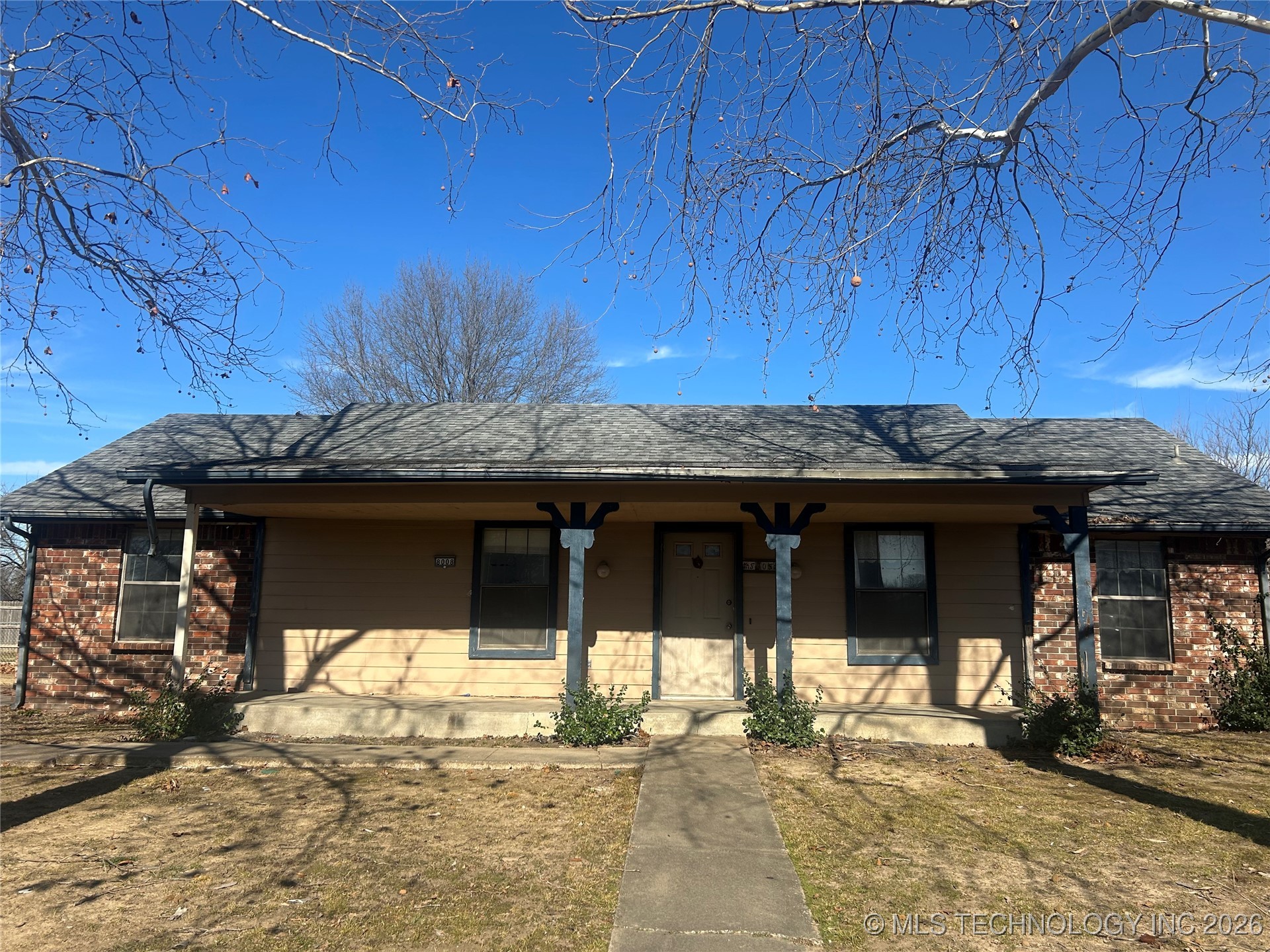 8008 E Madison Street Property Photo 1
