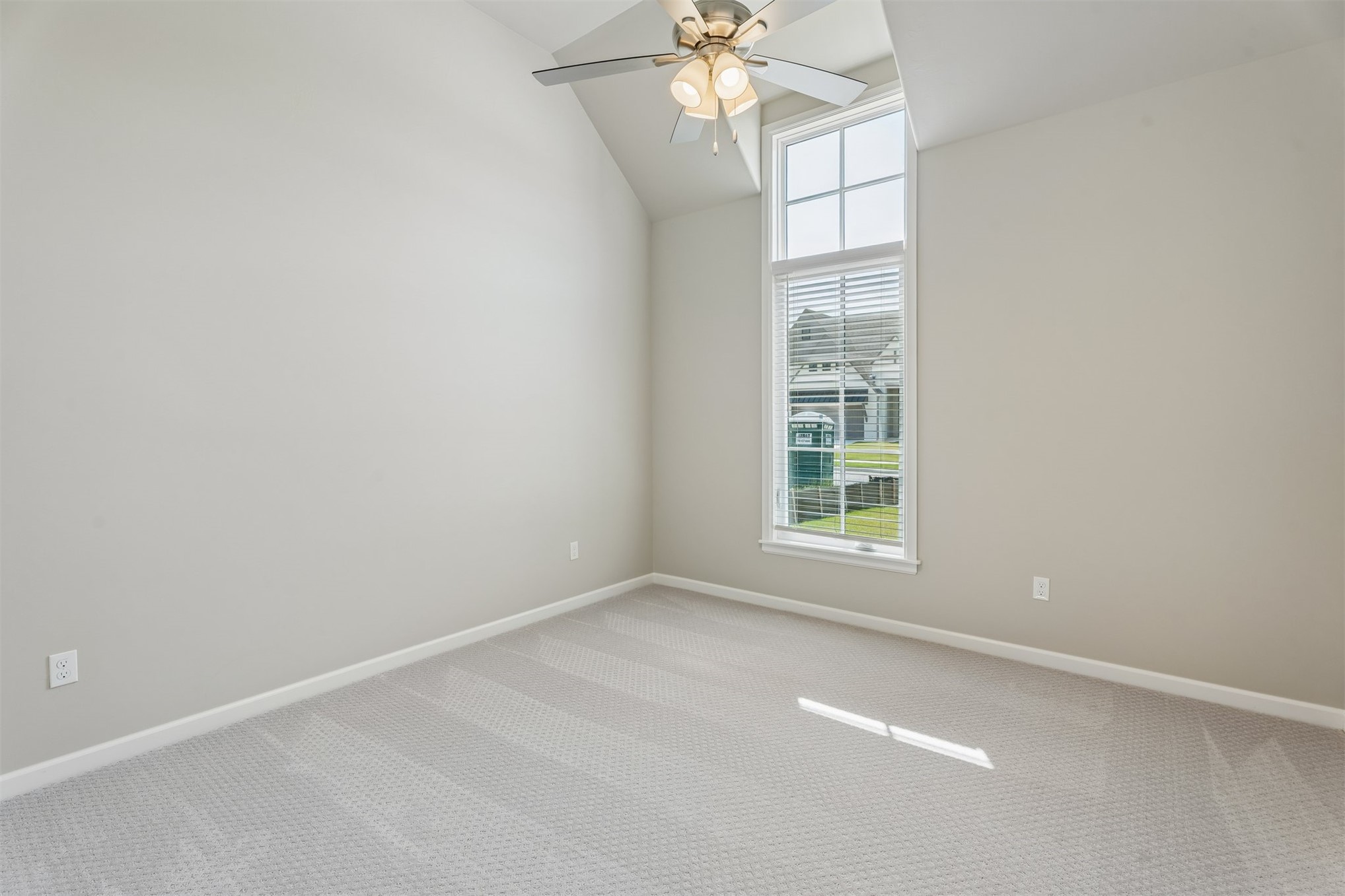 2704 W Twin Oaks Street Property Photo 28