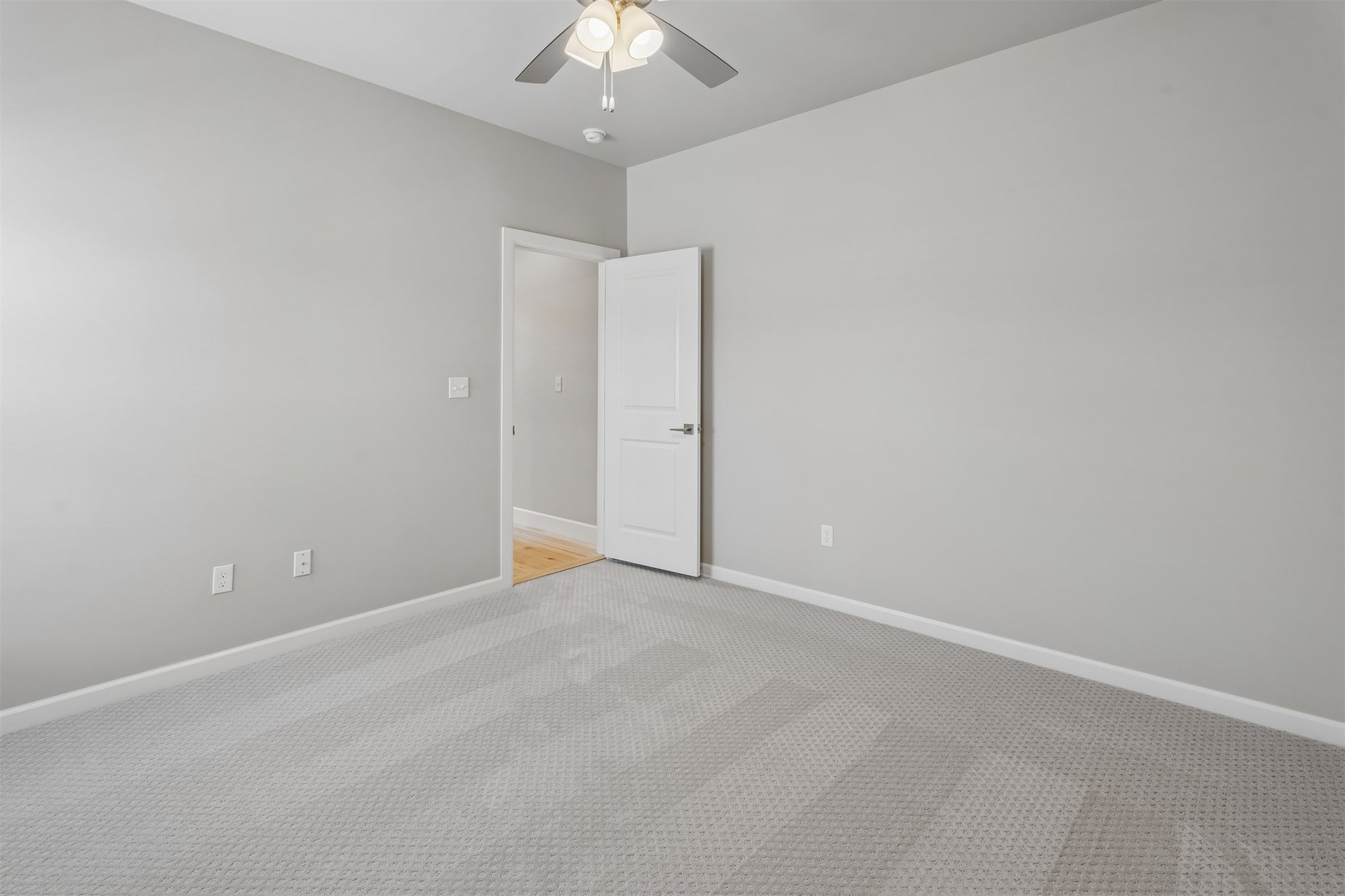 2704 W Twin Oaks Street Property Photo 31