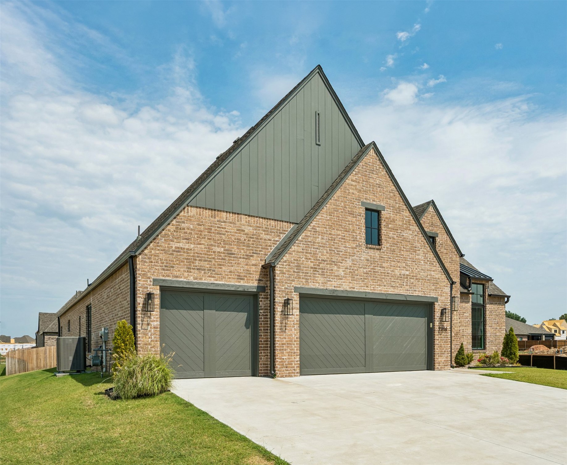 2704 W Twin Oaks Street Property Photo 44