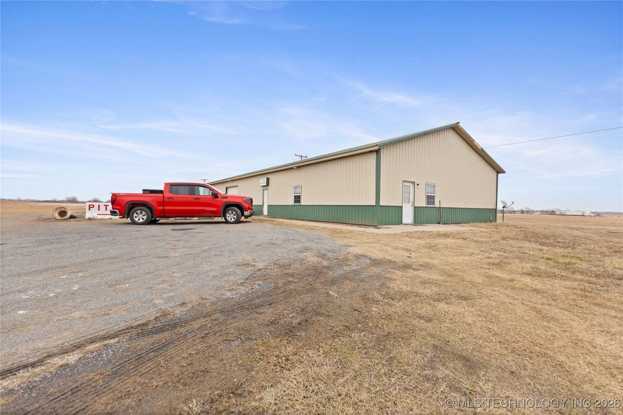 8100 Wainwright Road Property Photo 2