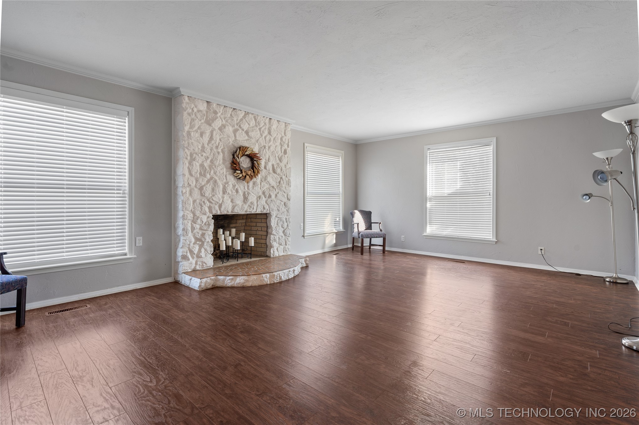 7657 Brock Property Photo 6