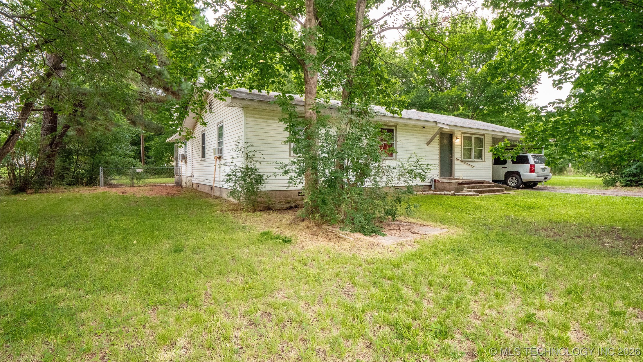 809 Carbon Avenue Property Photo 1