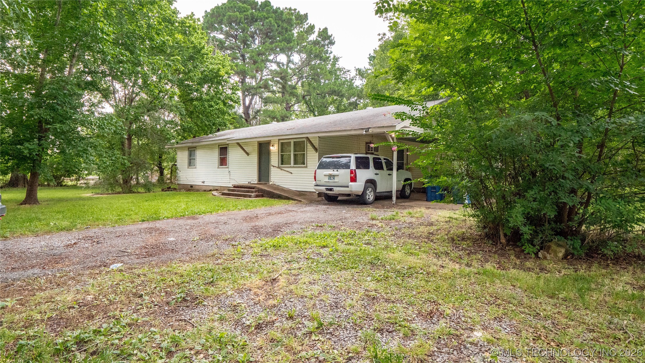 809 Carbon Avenue Property Photo 2