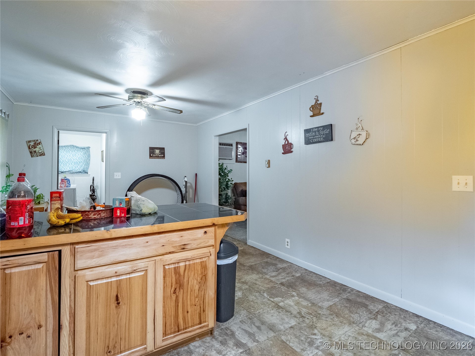 809 Carbon Avenue Property Photo 7