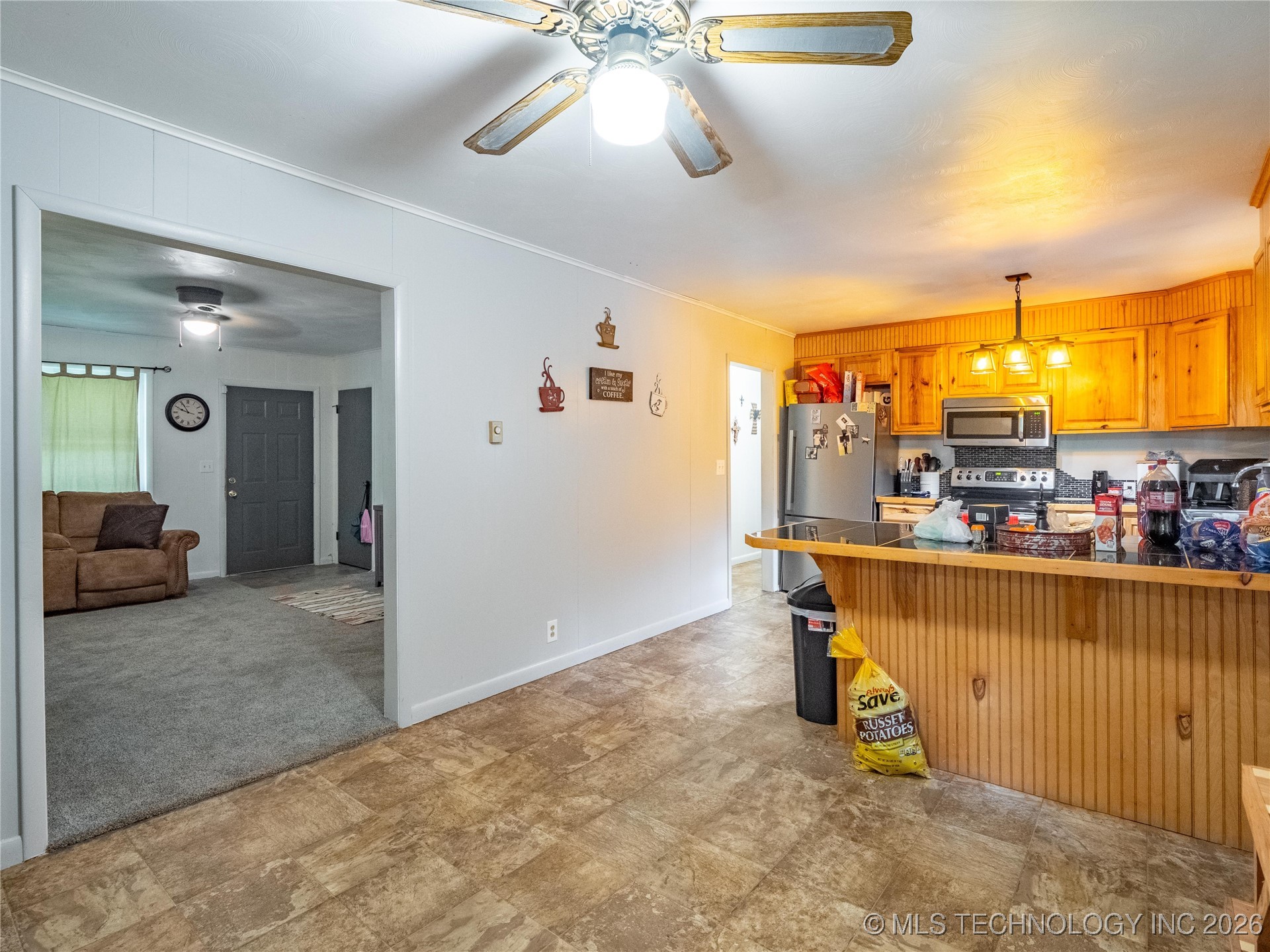 809 Carbon Avenue Property Photo 9