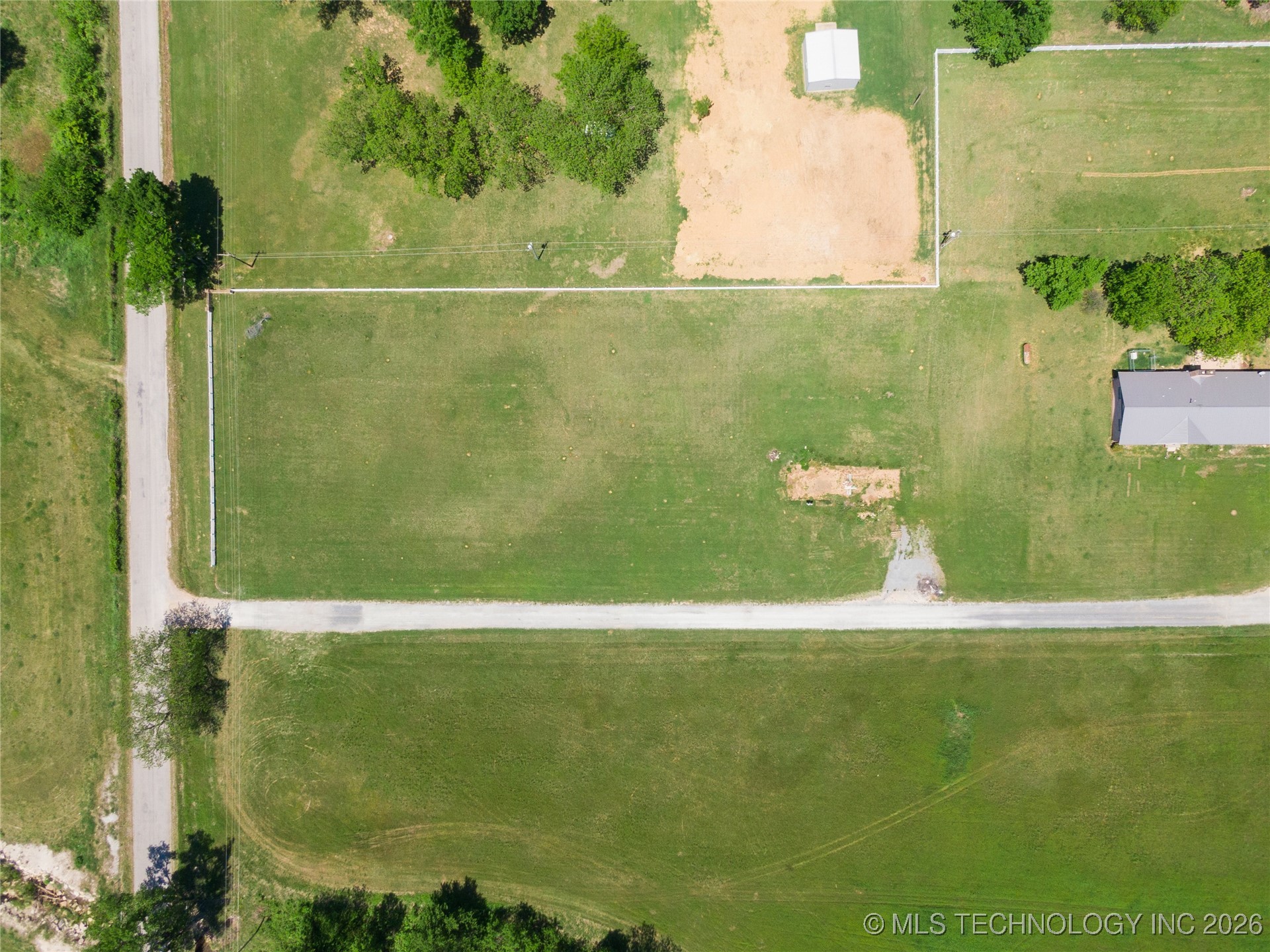 13016 County Road 1557 Property Photo 8