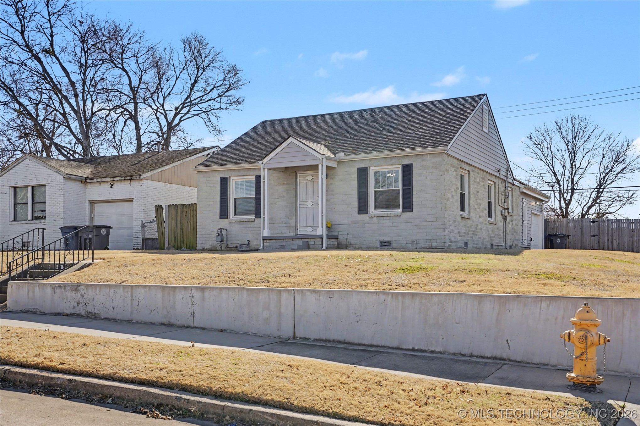 2504 E 4th Street Property Photo 1