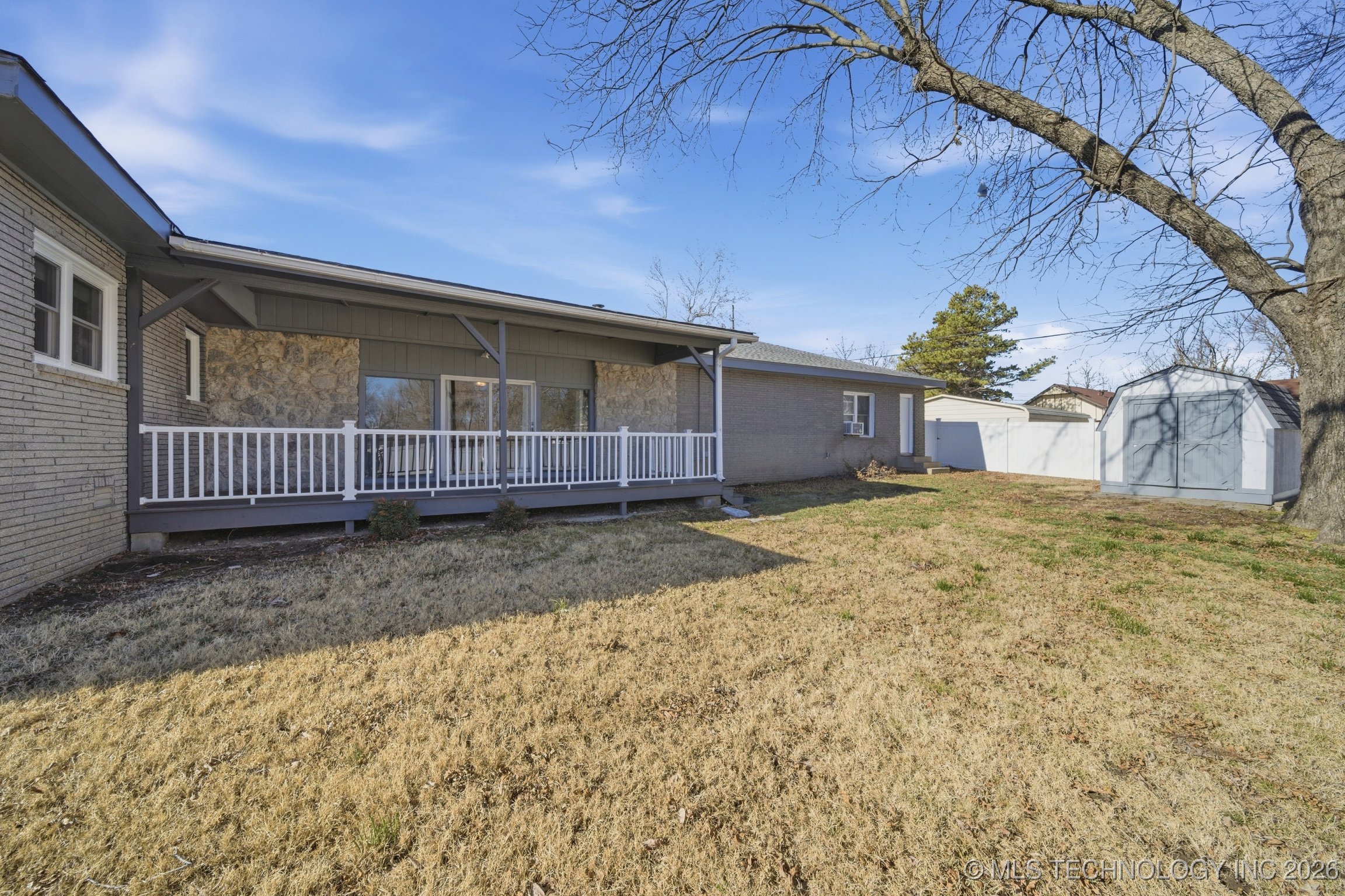 1718 W Broadway Street Property Photo 33