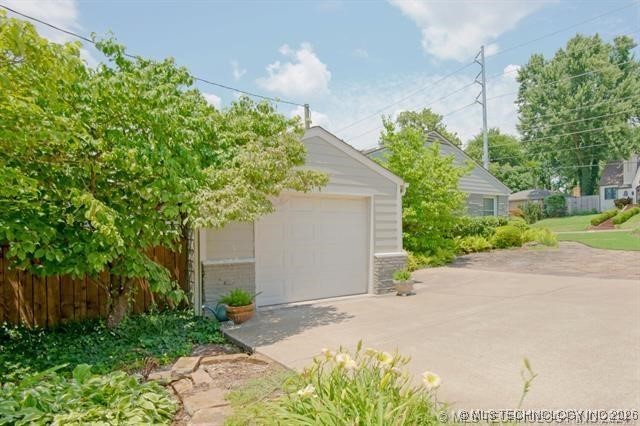 1648 E 36th Street Property Photo 3
