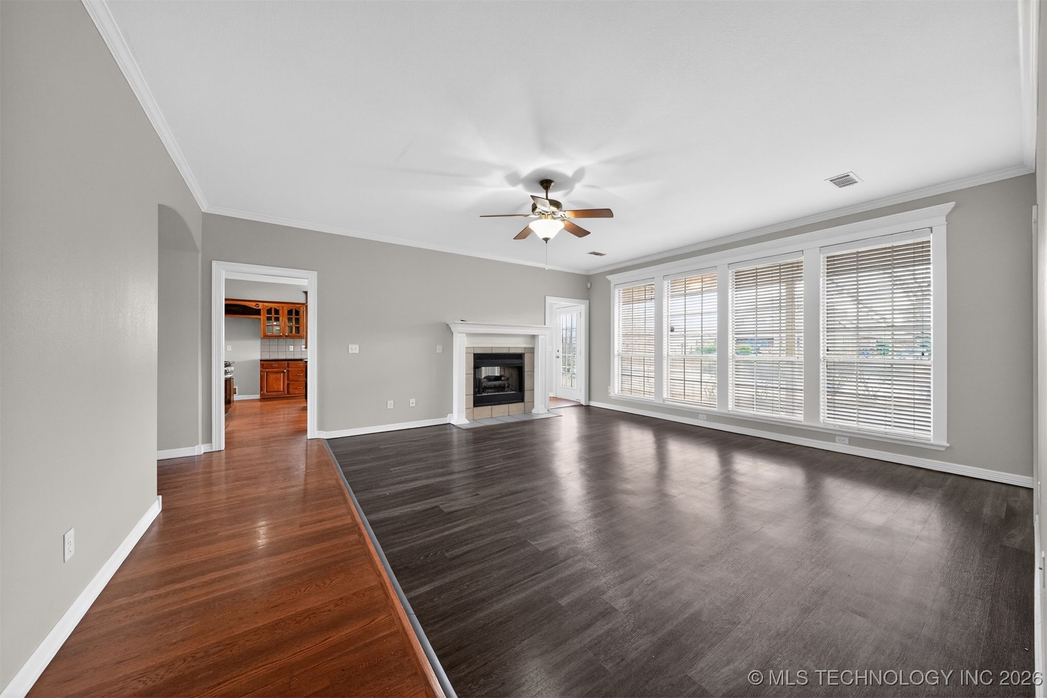 1907 W Rockport Place Property Photo 5