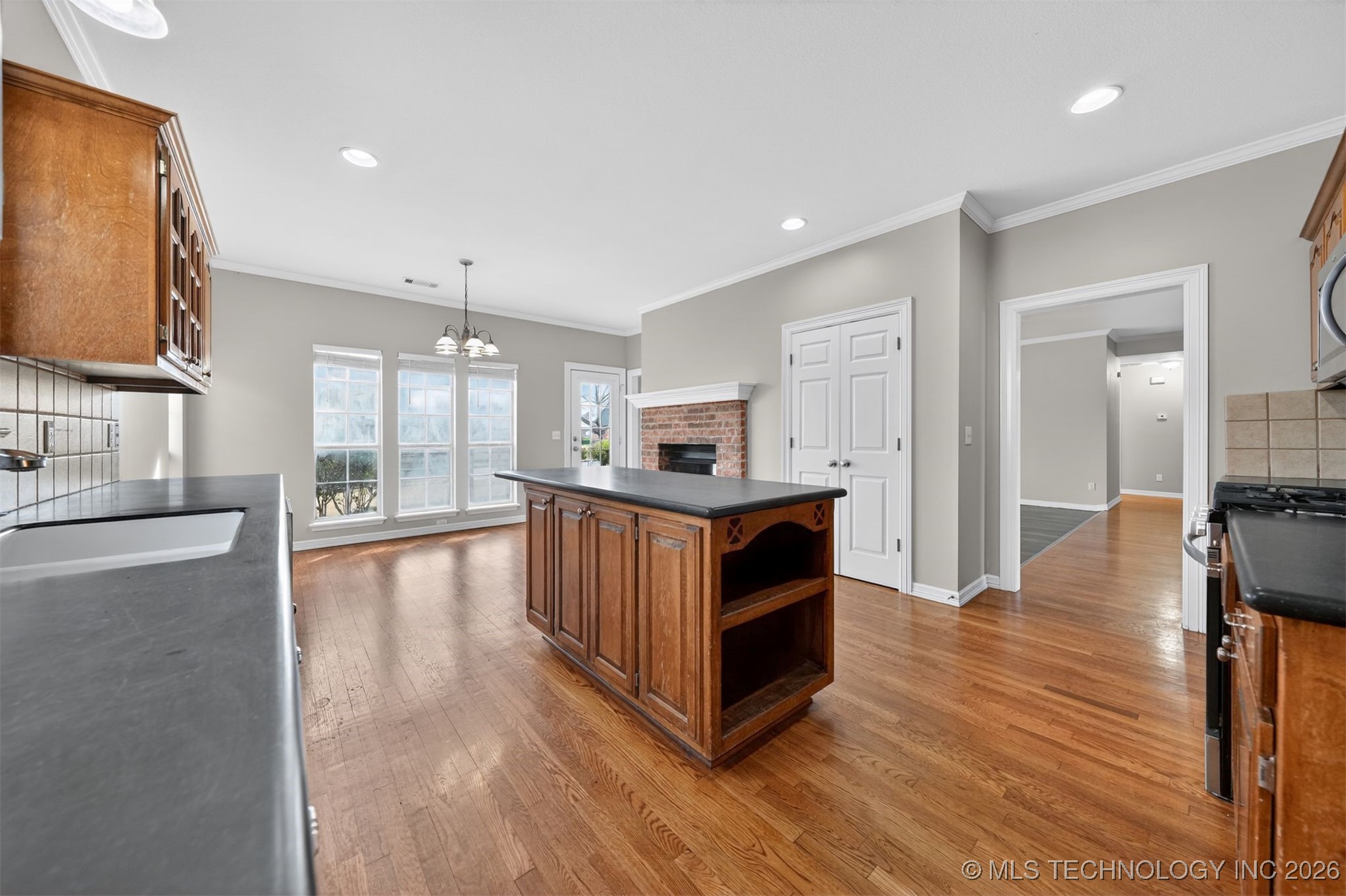 1907 W Rockport Place Property Photo 12