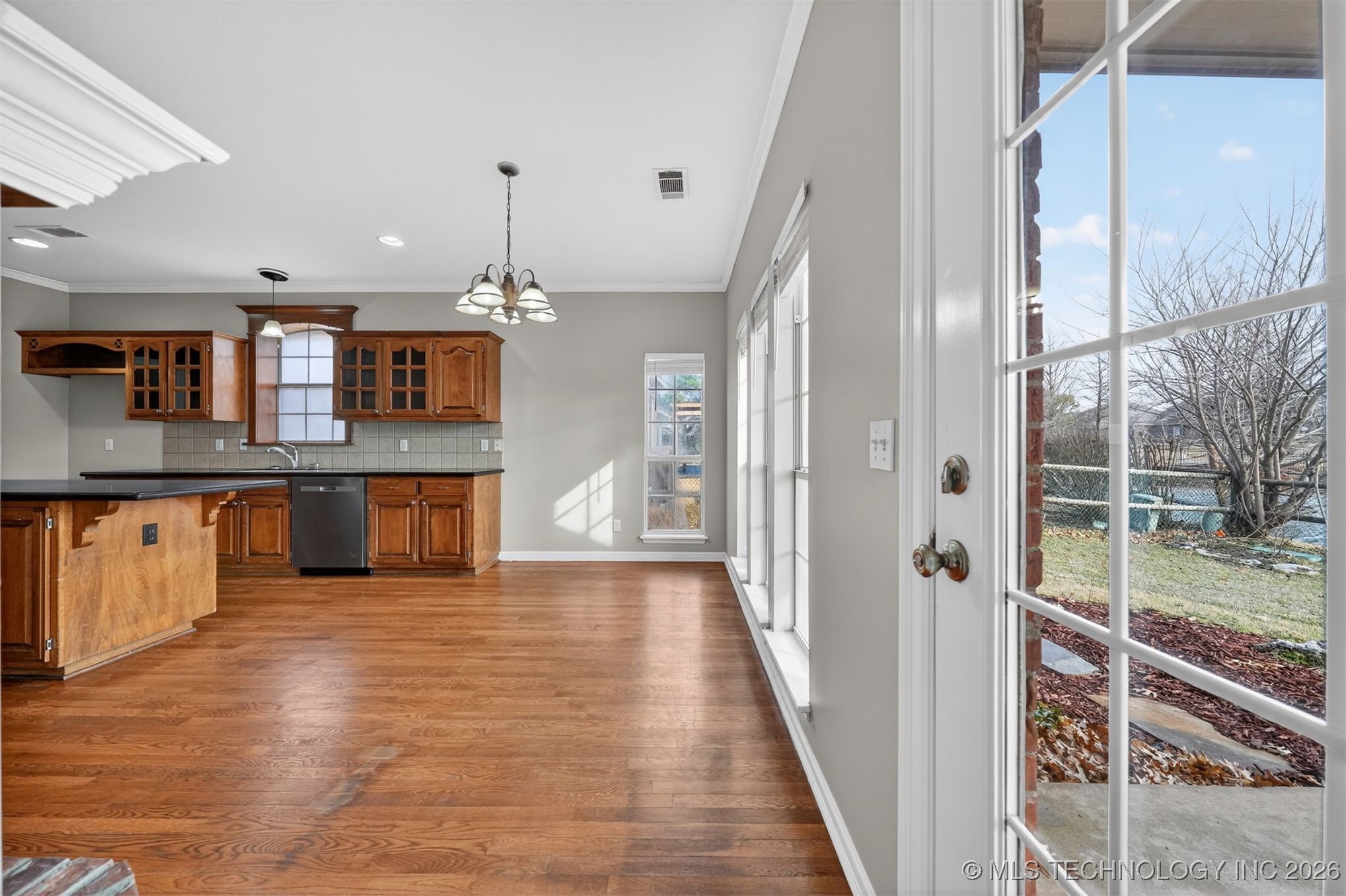 1907 W Rockport Place Property Photo 13