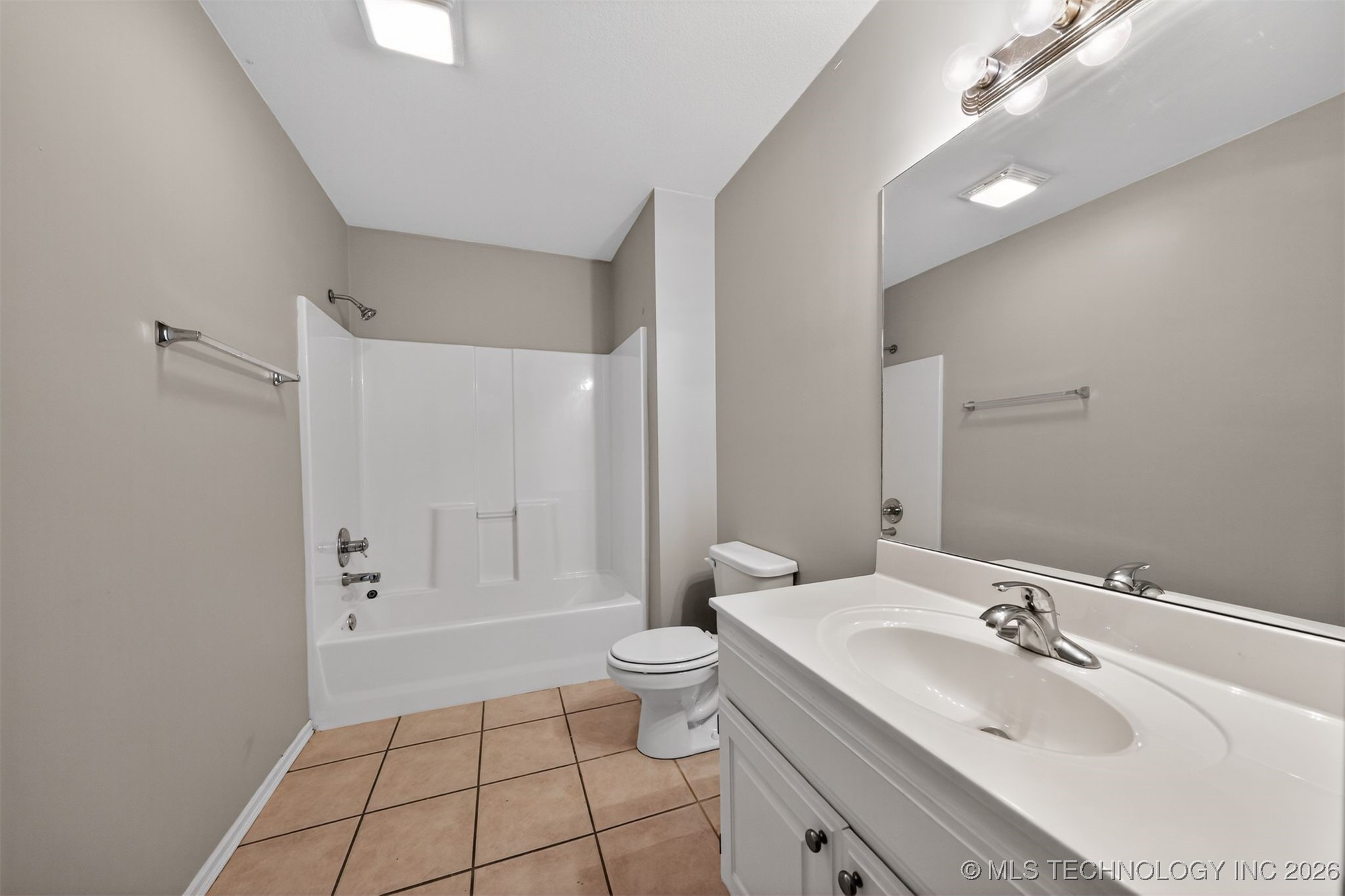 1907 W Rockport Place Property Photo 30